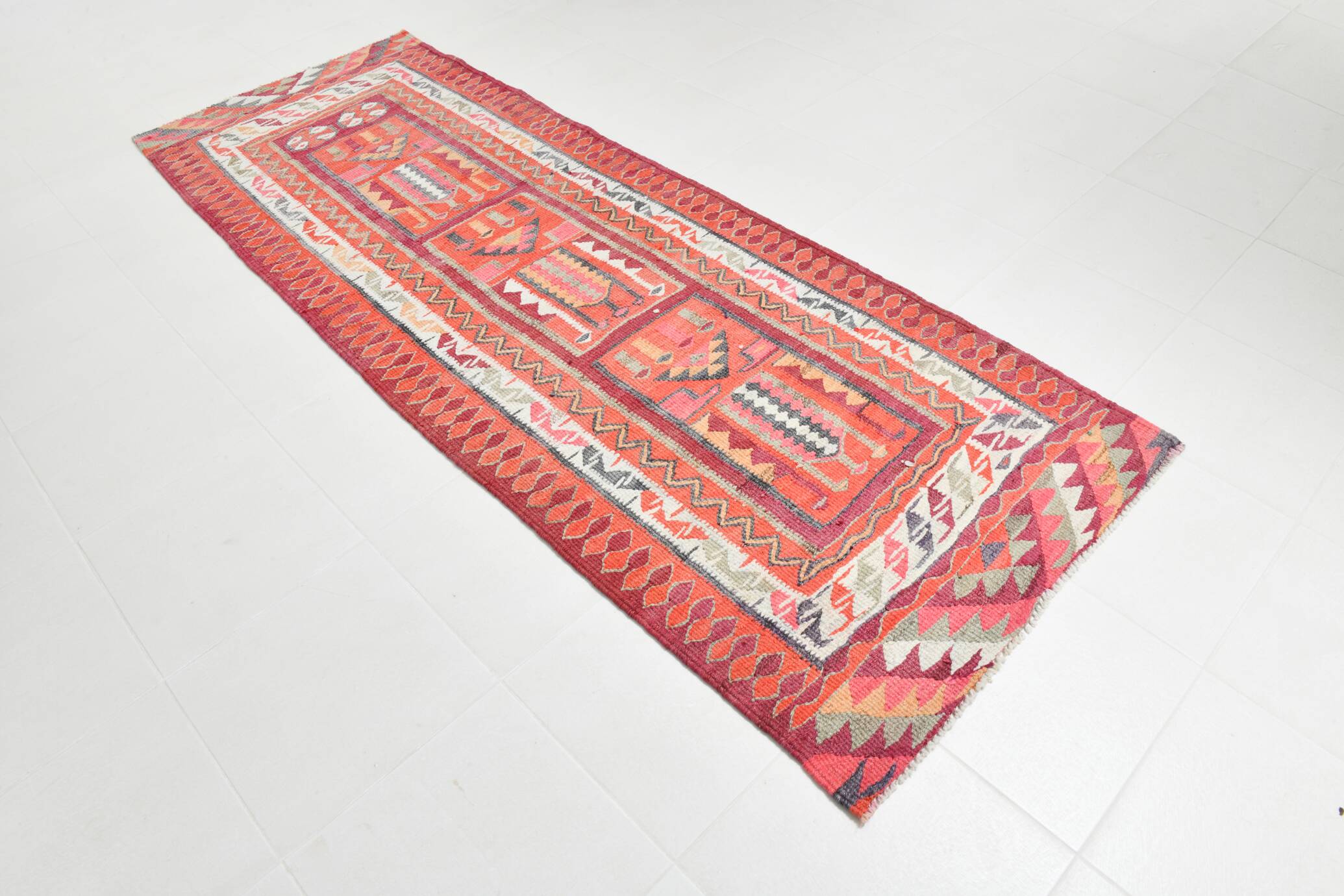 Red & Burgundy Vintage Runner Rug, 102x274Cm