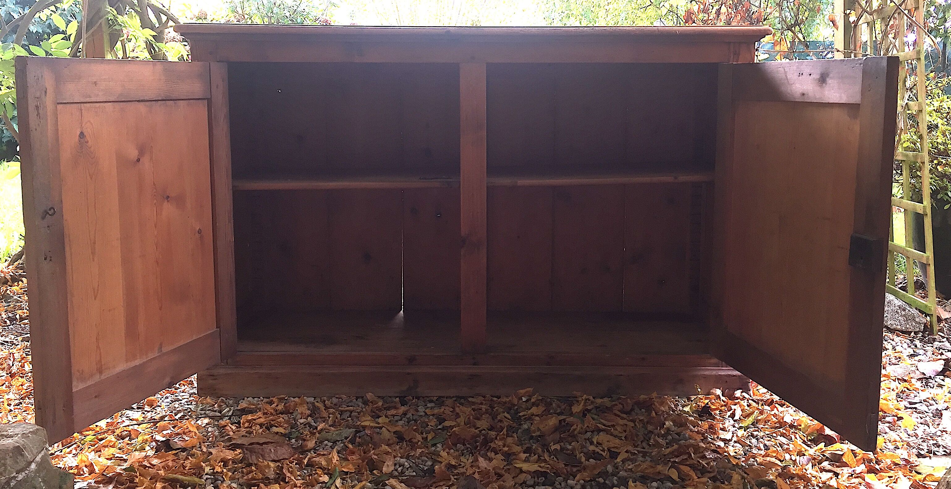 English style in pitch pine buffet