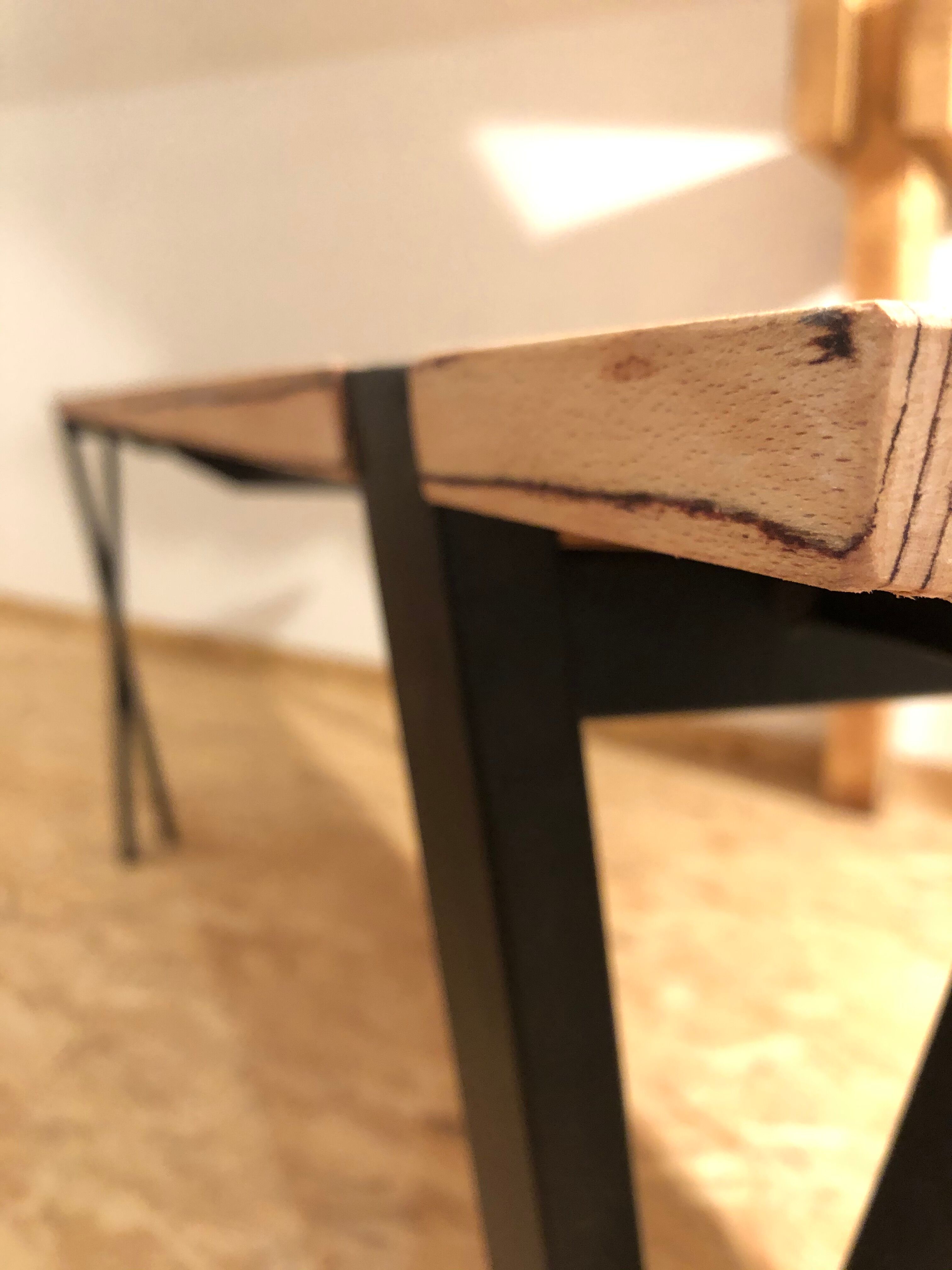Multiline beech design table and matte black steel