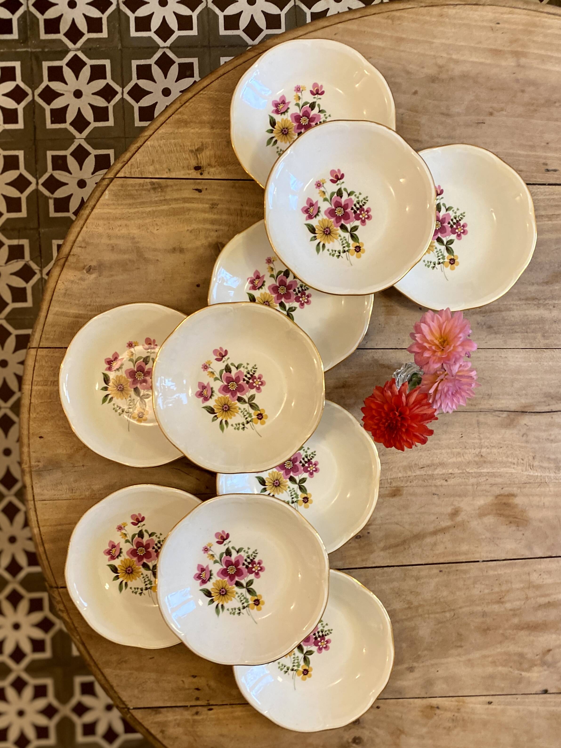 Set of 8 vintage soup plates from Gien