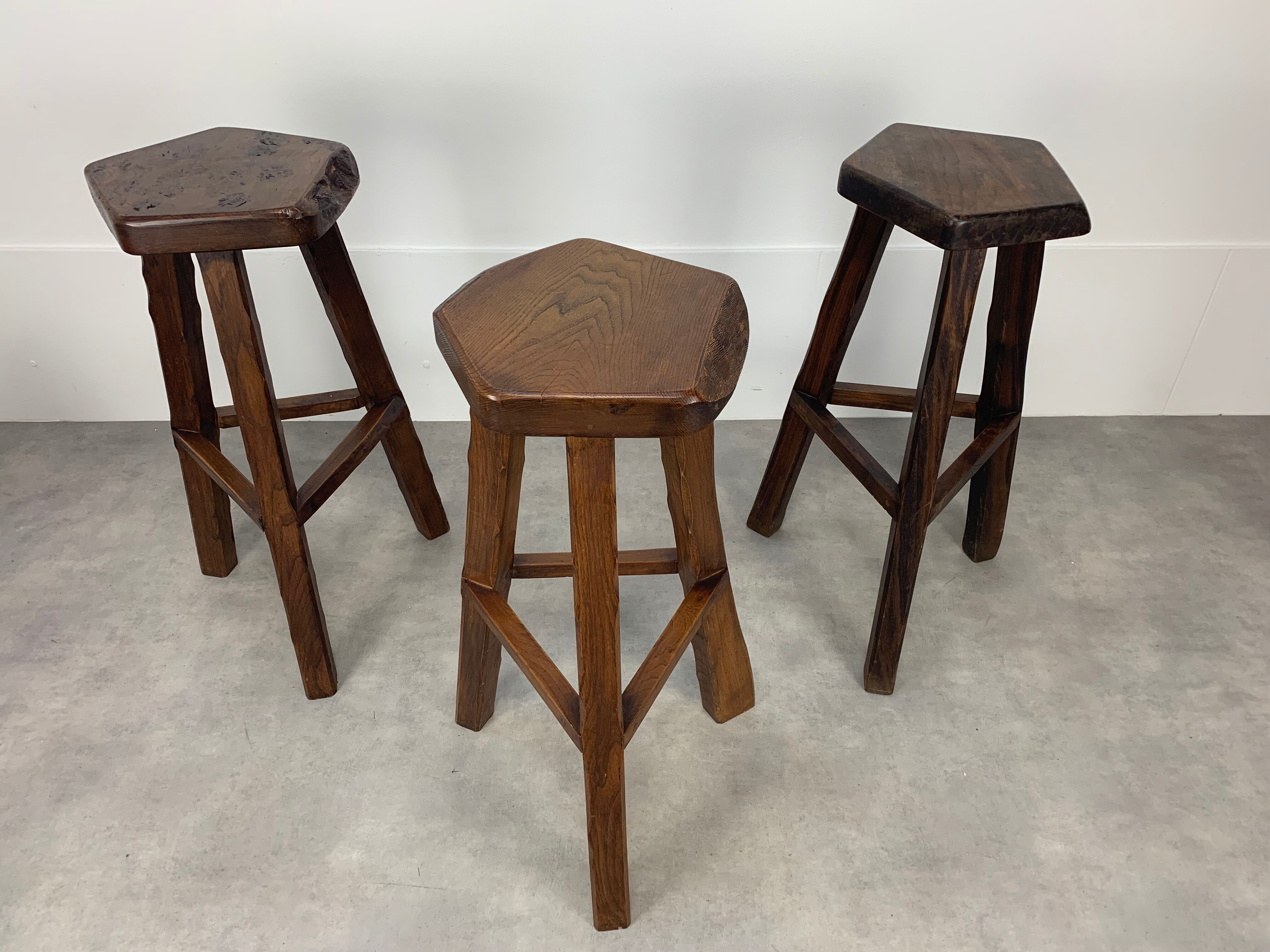 Set of 3 brutalist elm bar stools brand Aranjou