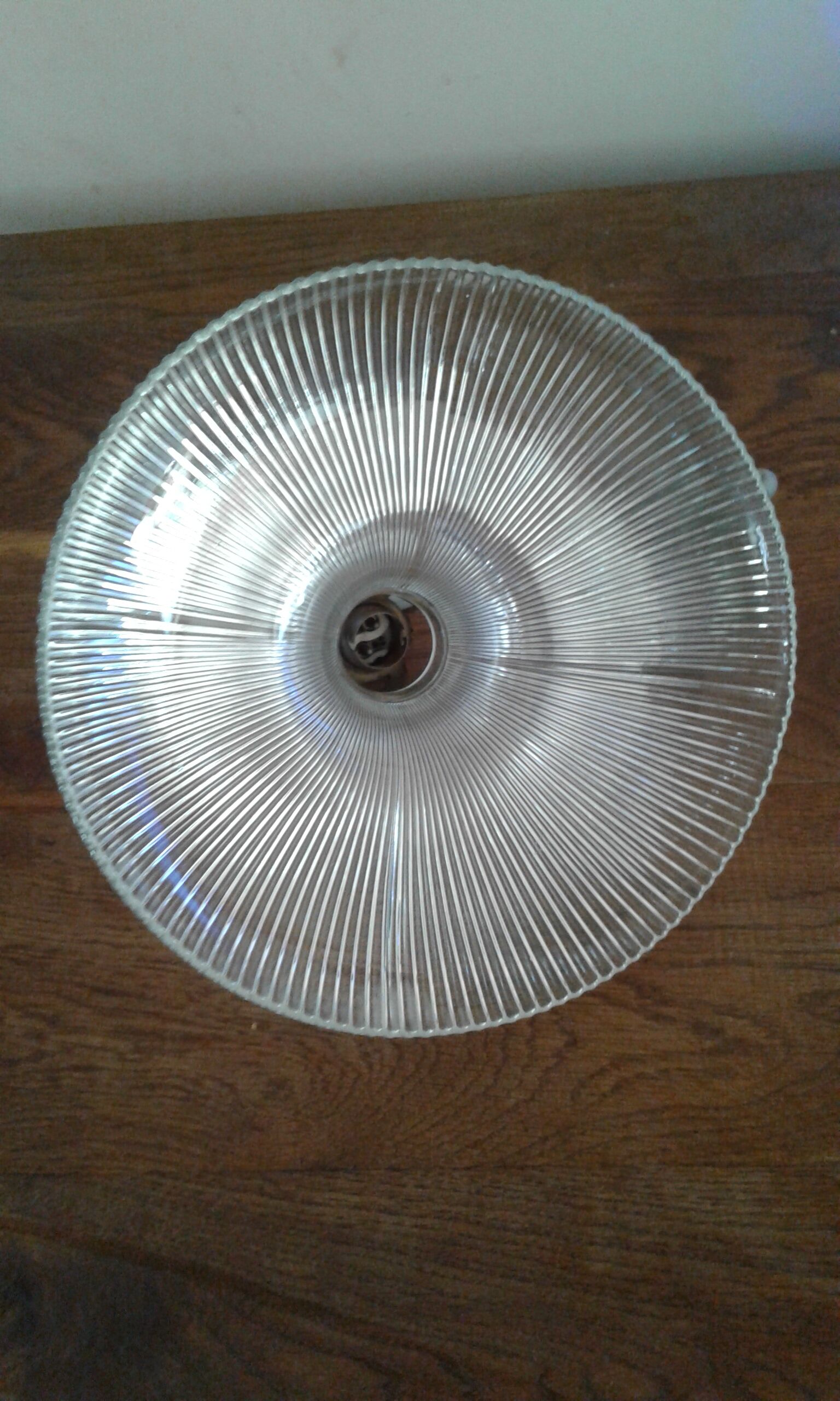 Abat- jour ancien en verre strié