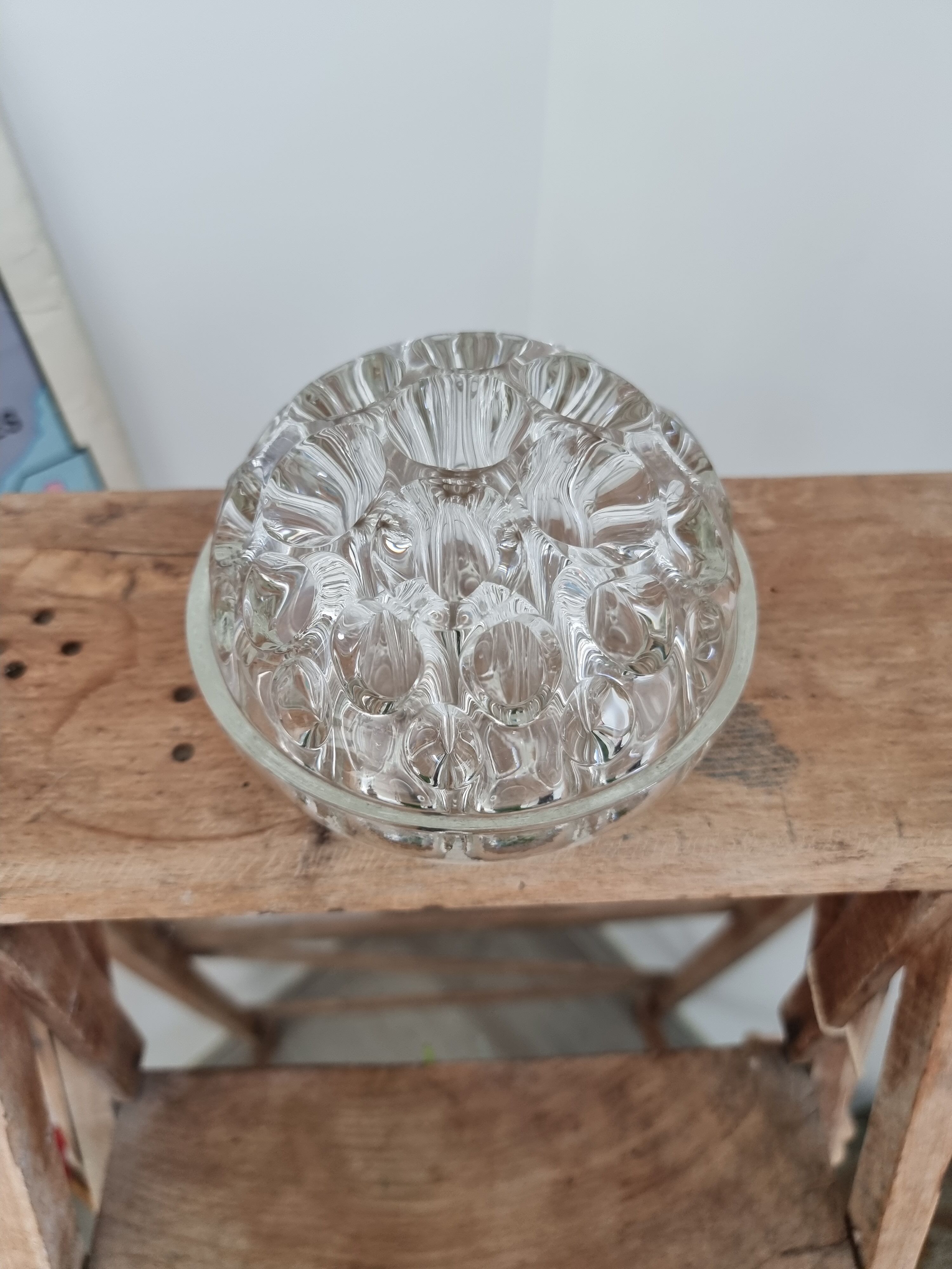 Pique ancient flowers