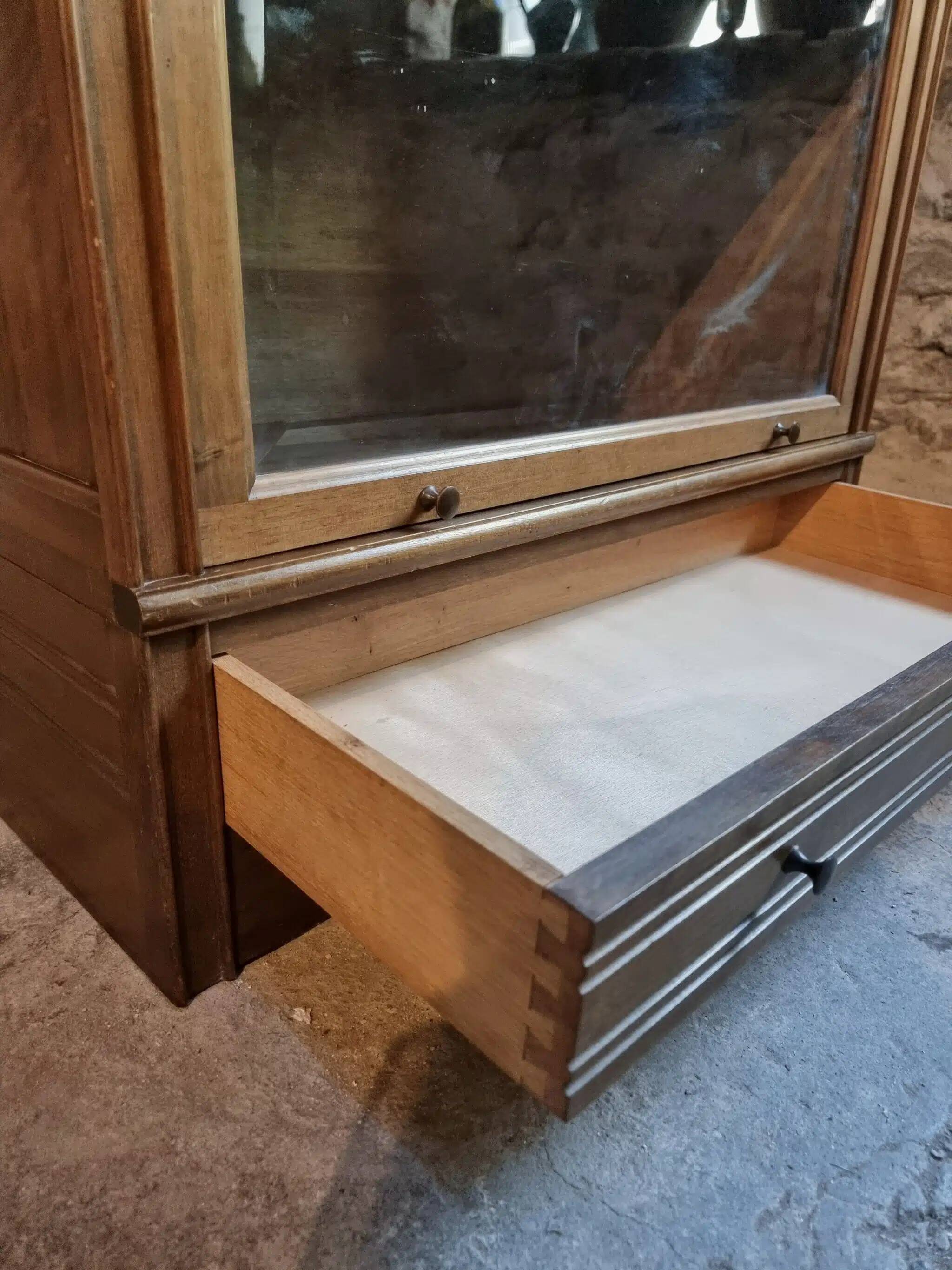Vintage Globe Wernicke drinks buffet, modular mahogany bar cabinet, 1960s display case.