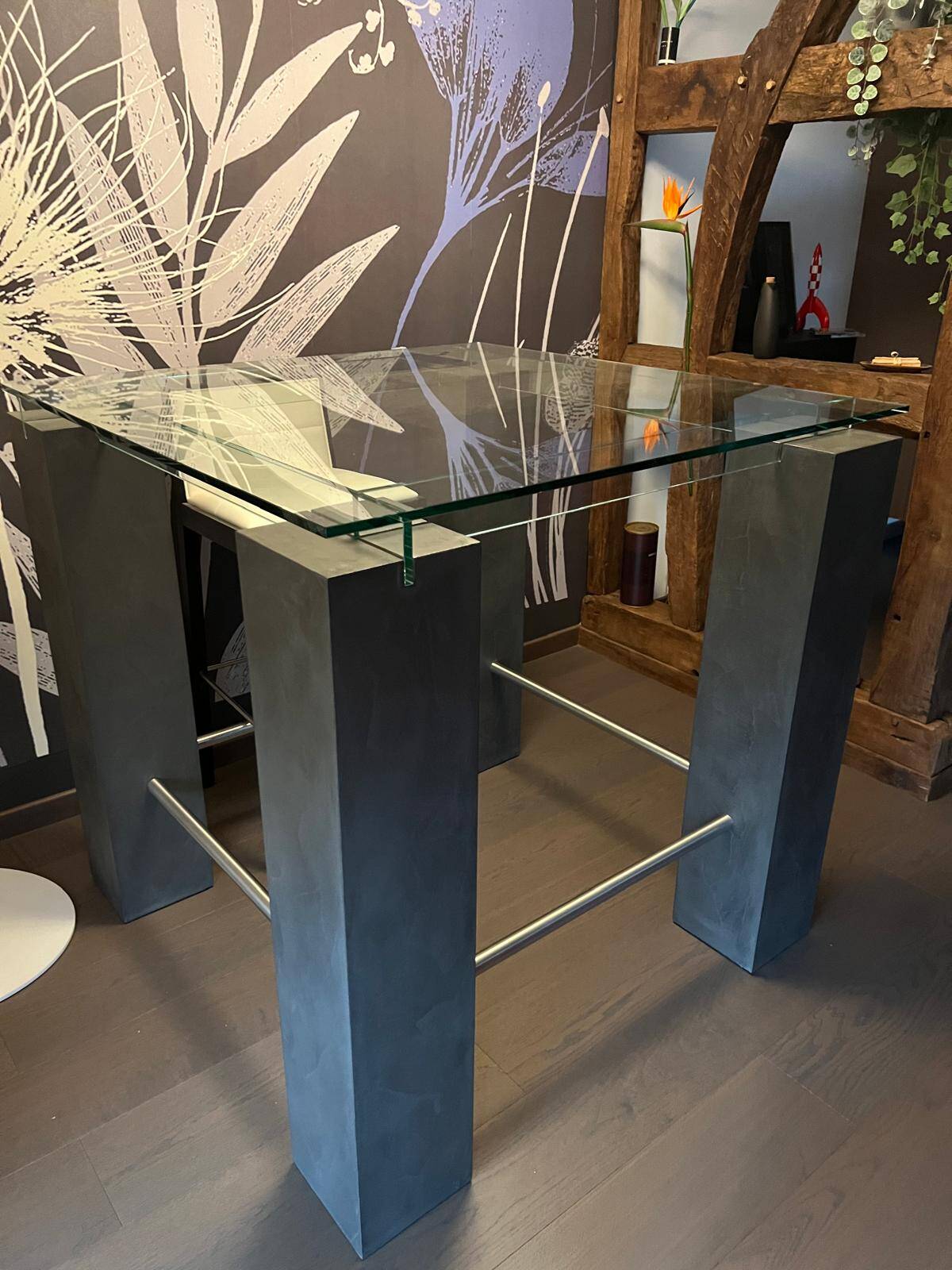 Table haute, mange-debout Ténéré de Roche Bobois