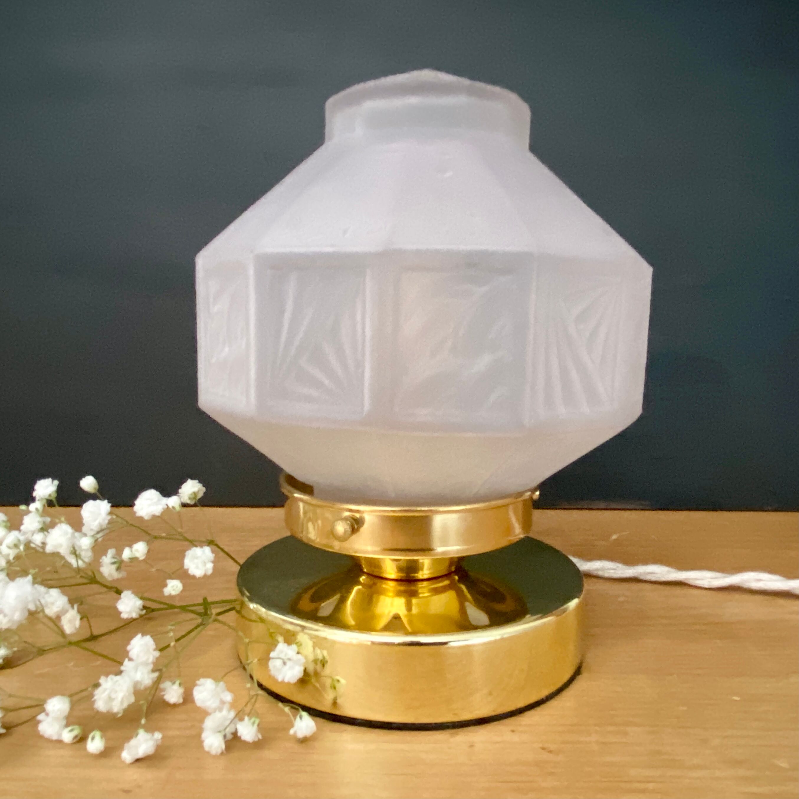 Table lamp globe vintage art deco glass