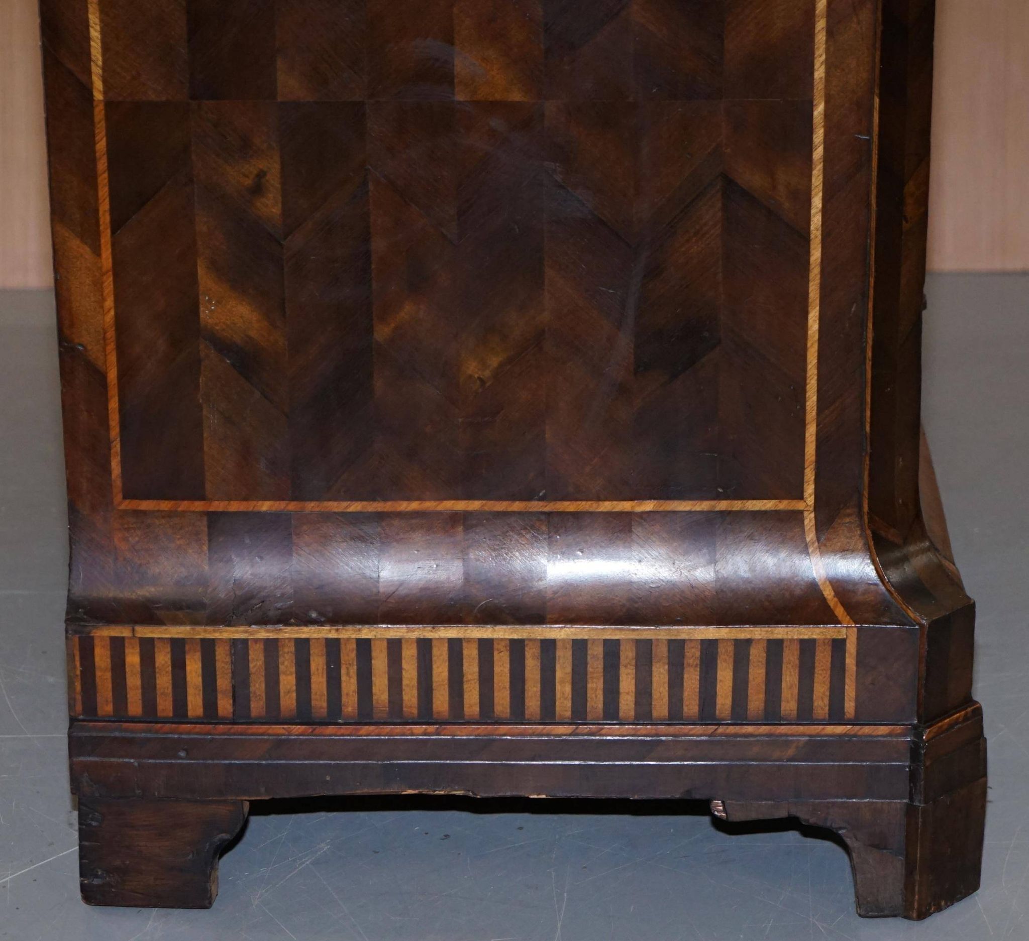 Commode parquetry marqueterie continentale circa 1780