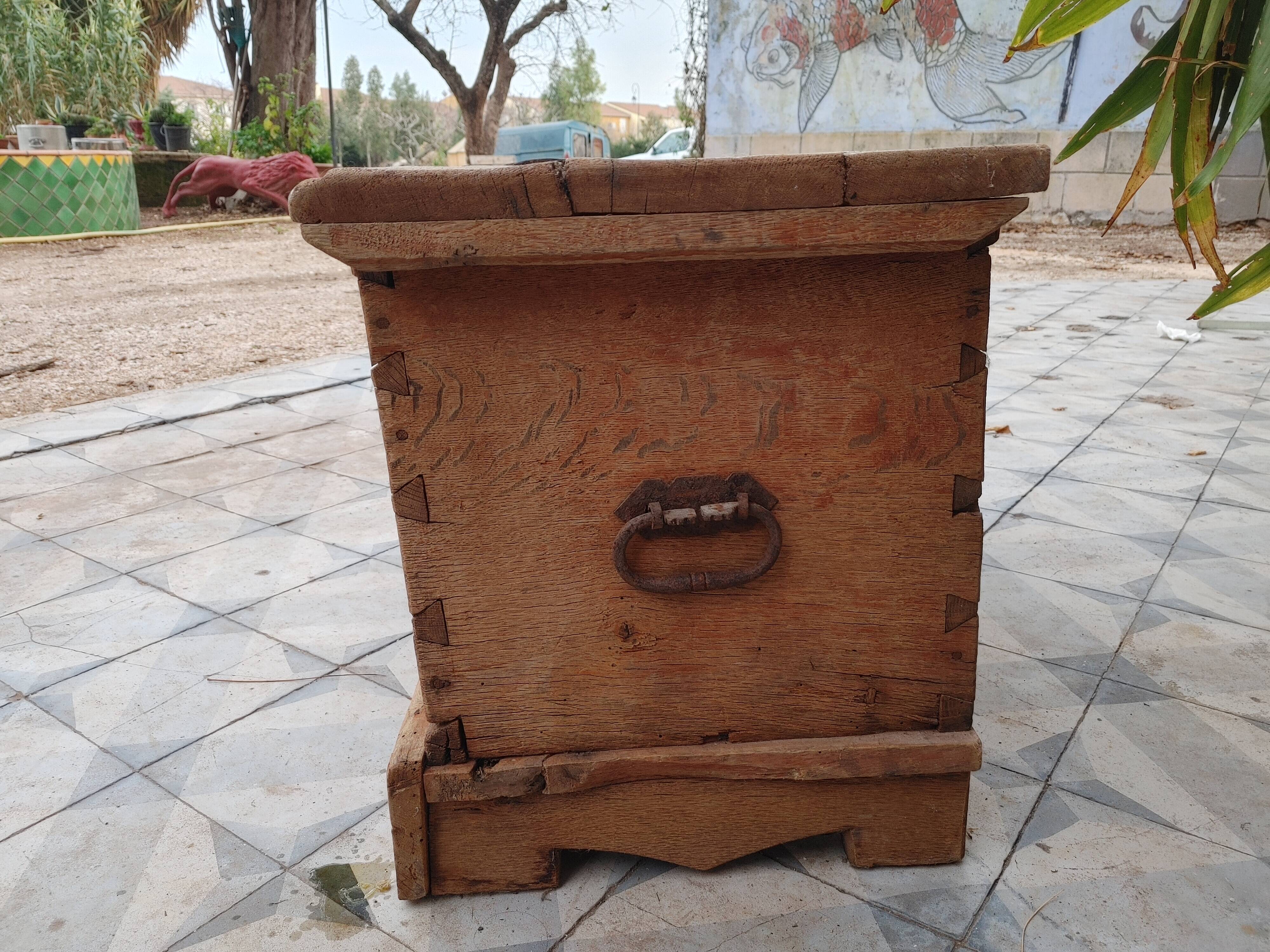 Very old solid oak chest Folk Art of Queyras