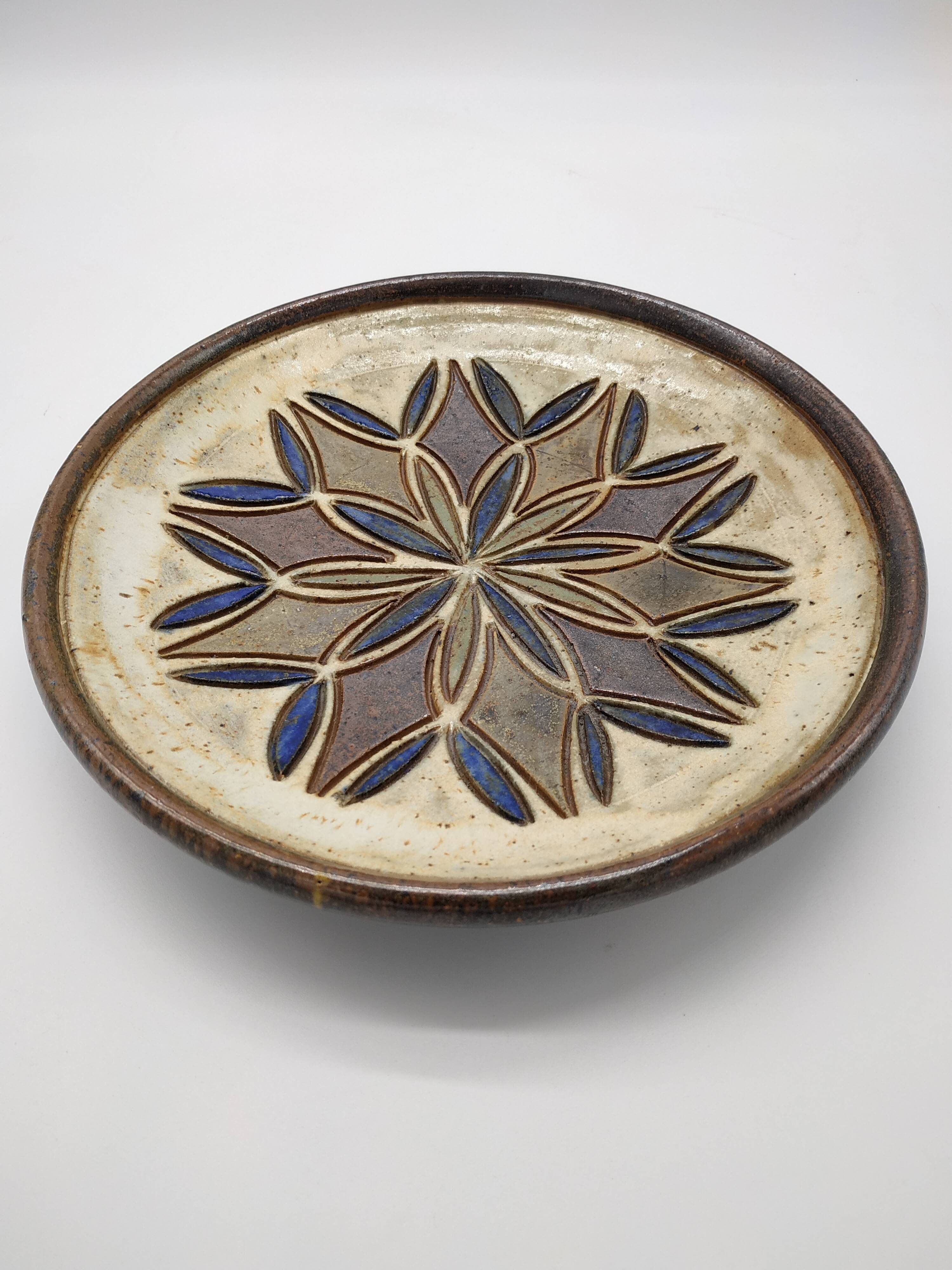 Cup in polychrome salted sandstone from dubois to bouffioulx