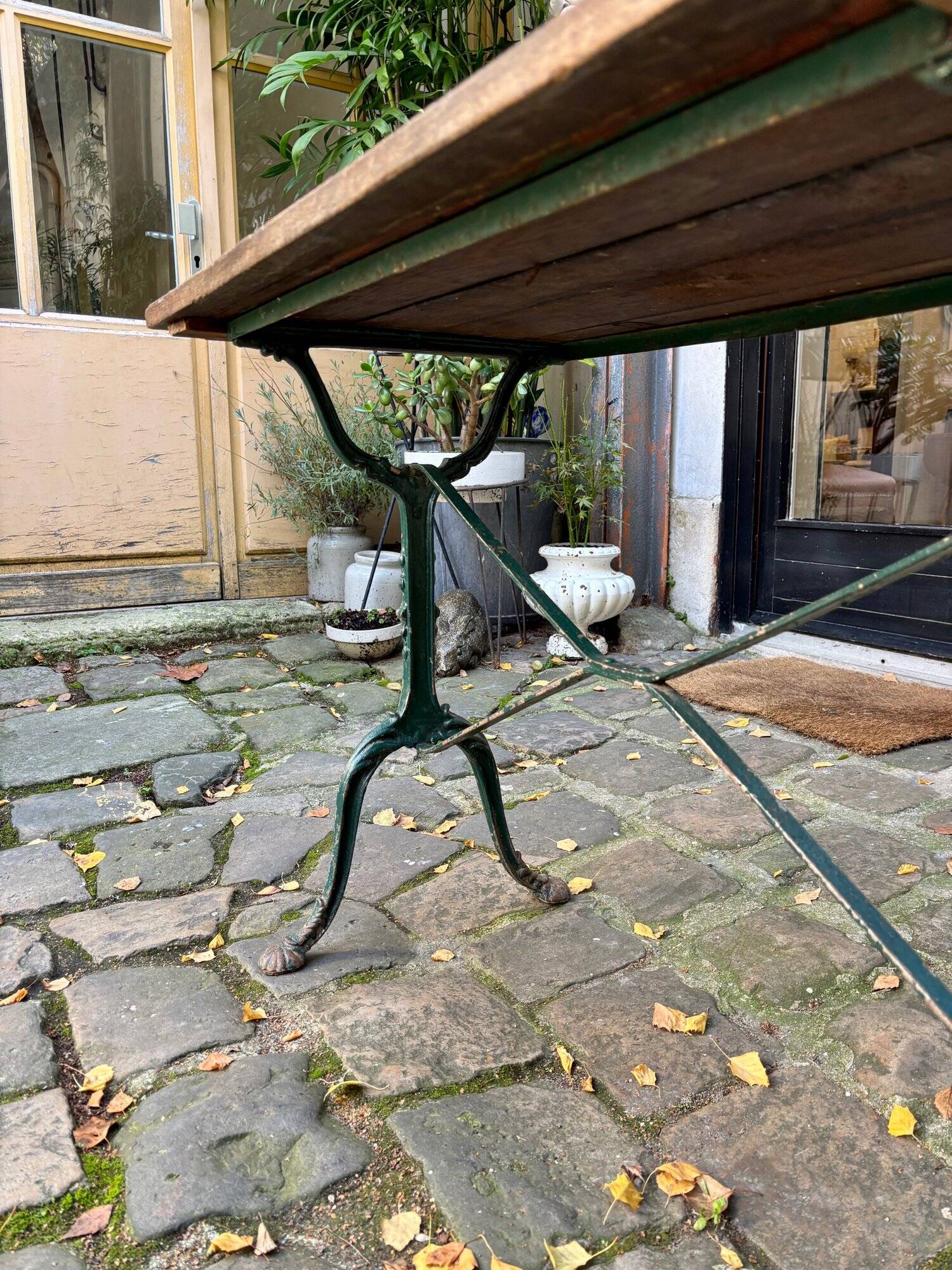 Table bistrot en fonte de fer et bois