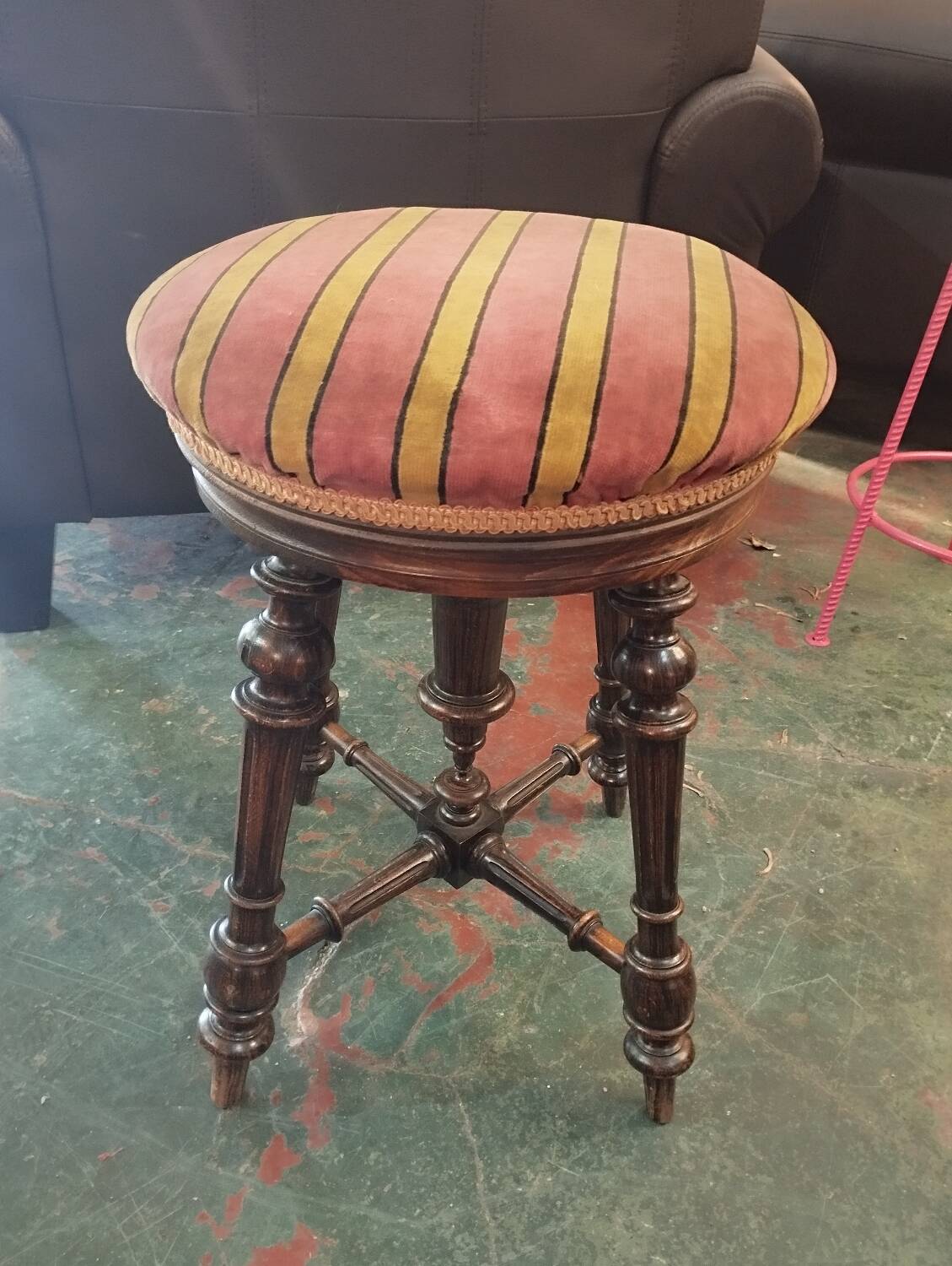 Piano stool