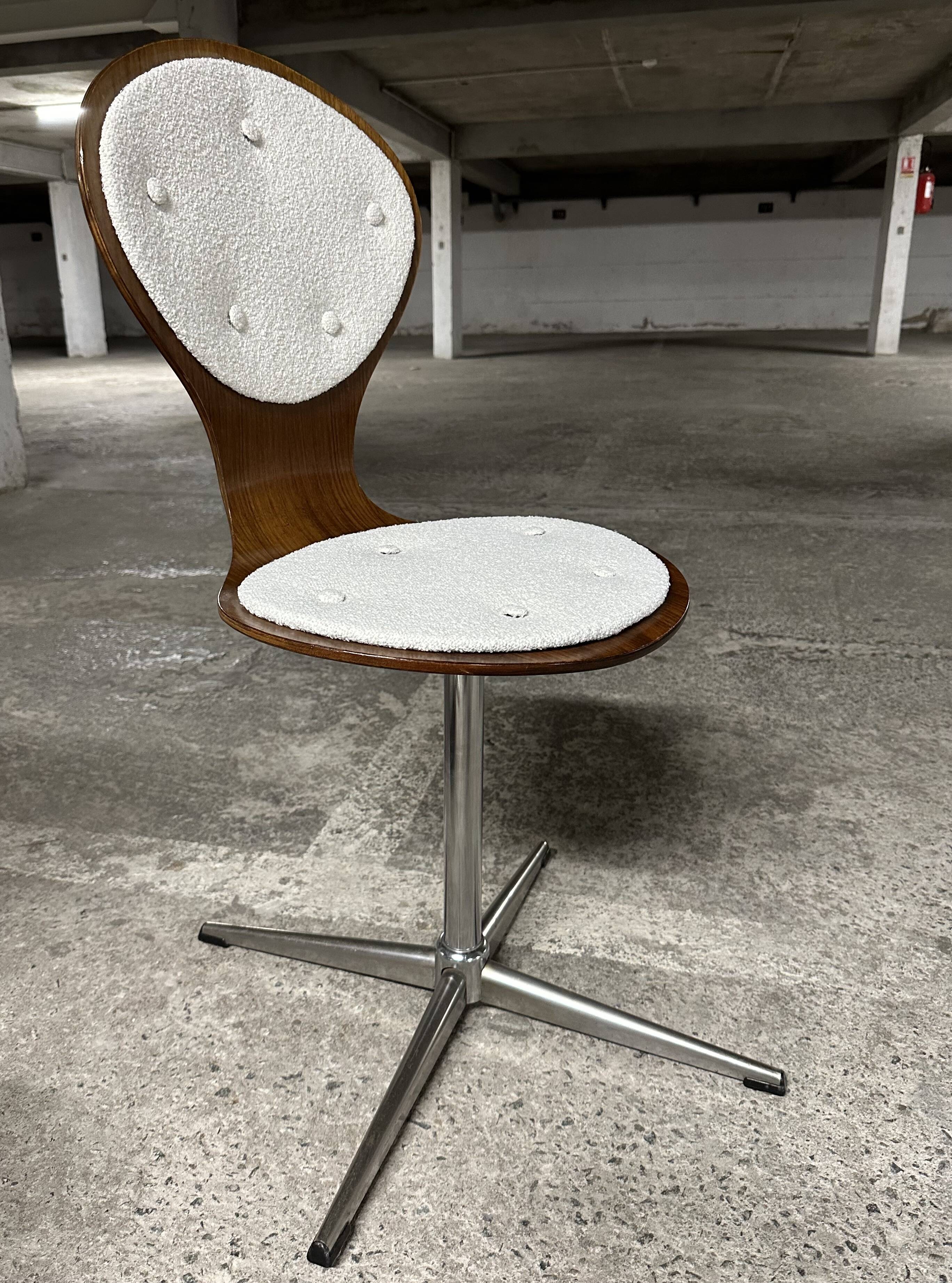 Suite de 4 chaises vintage bois cintré et palissandre. Allemagne, années 60