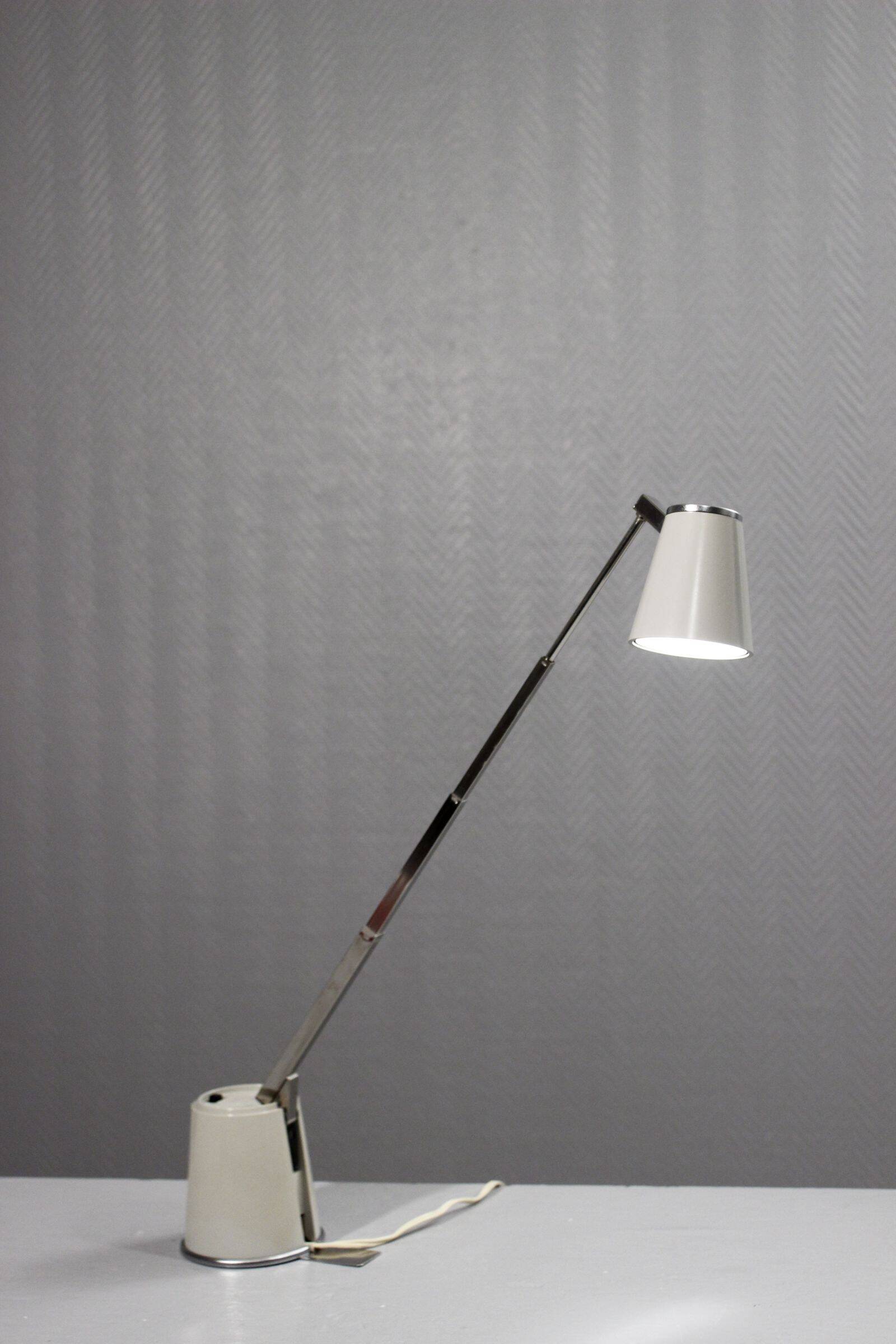 Vintage travel lamp pill-shaped extendable design "Lampette" Germany 1970s