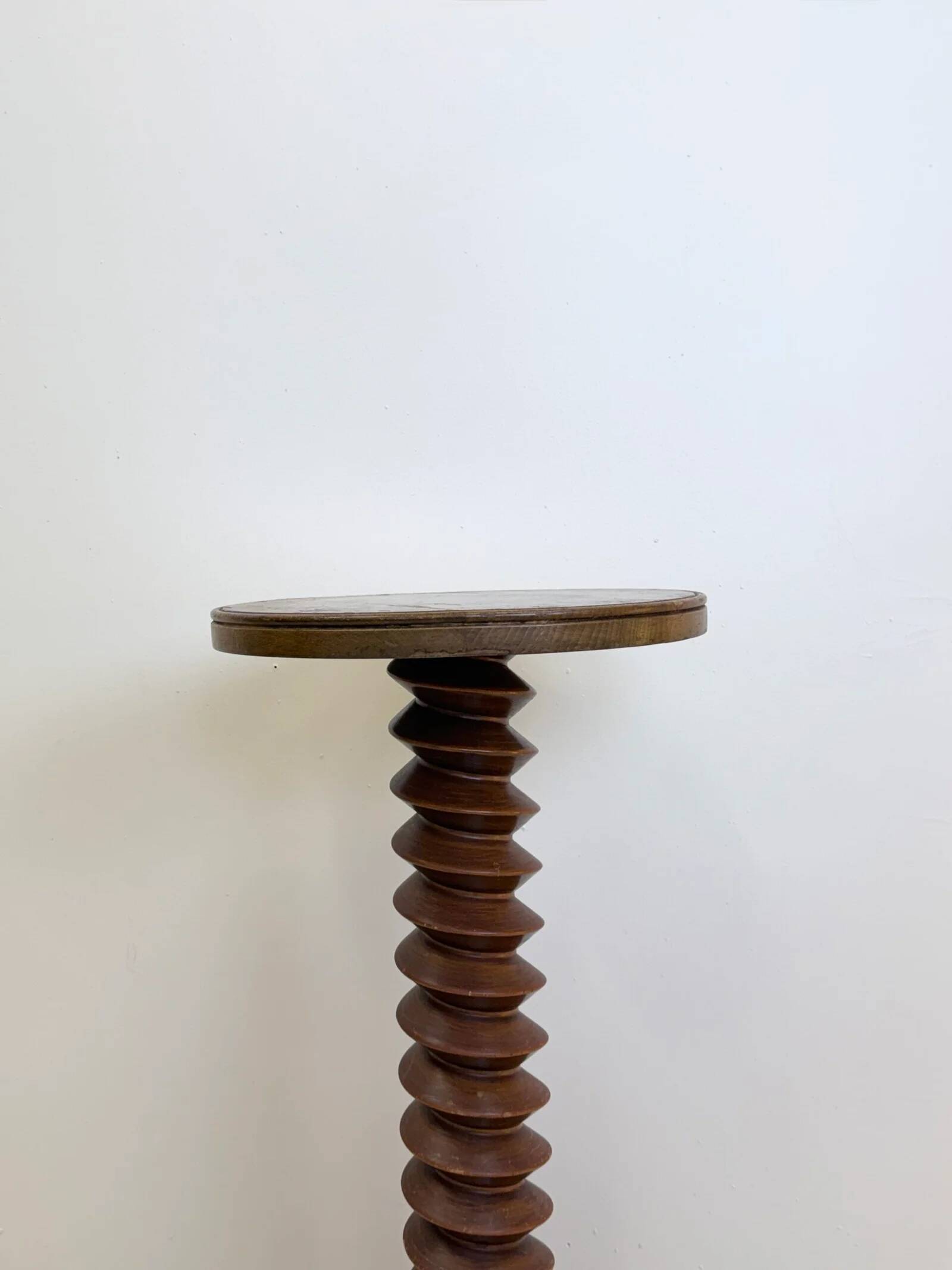 Large twisted column — 1940–1970