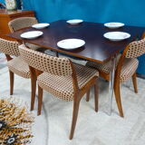 Extendable rise and fall table