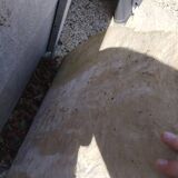 Evier en pierre taillée, datant du XVIIIe siècle