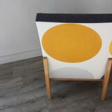Chauffeuse vintage (dominantes jaune moutarde et gris)