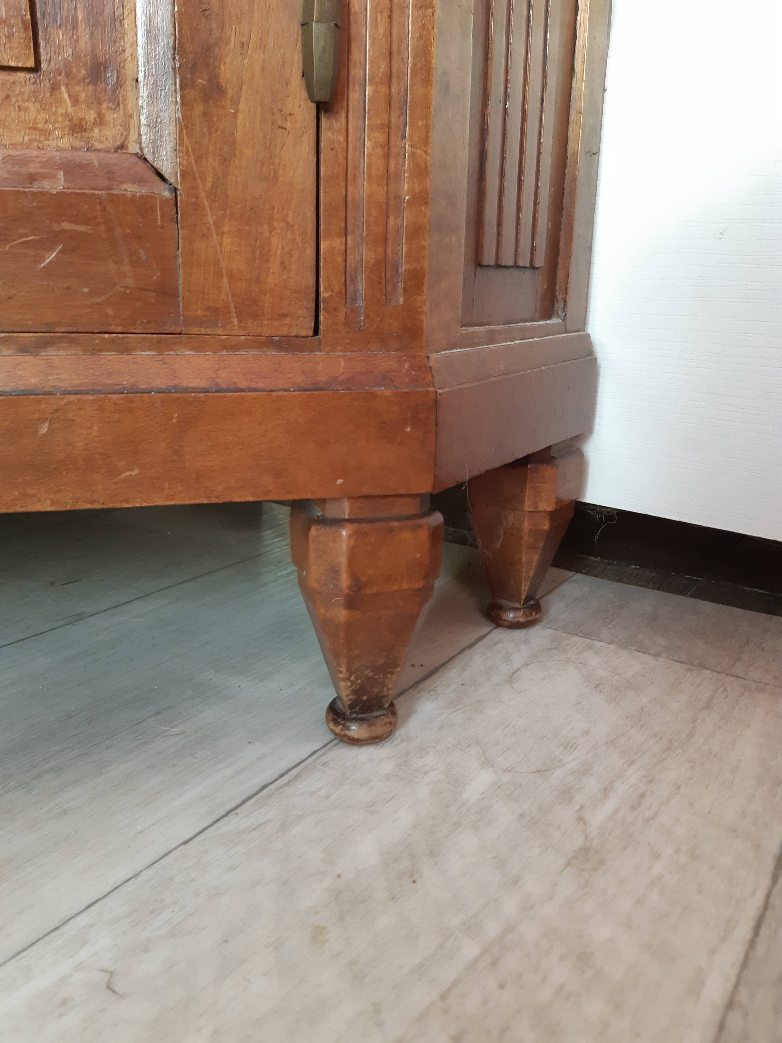 Art Deco notch