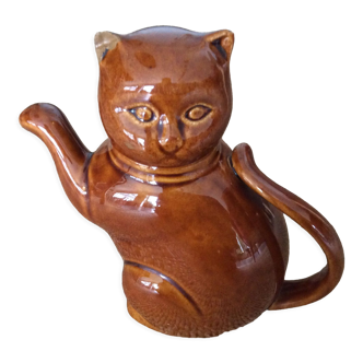 Teapot cat