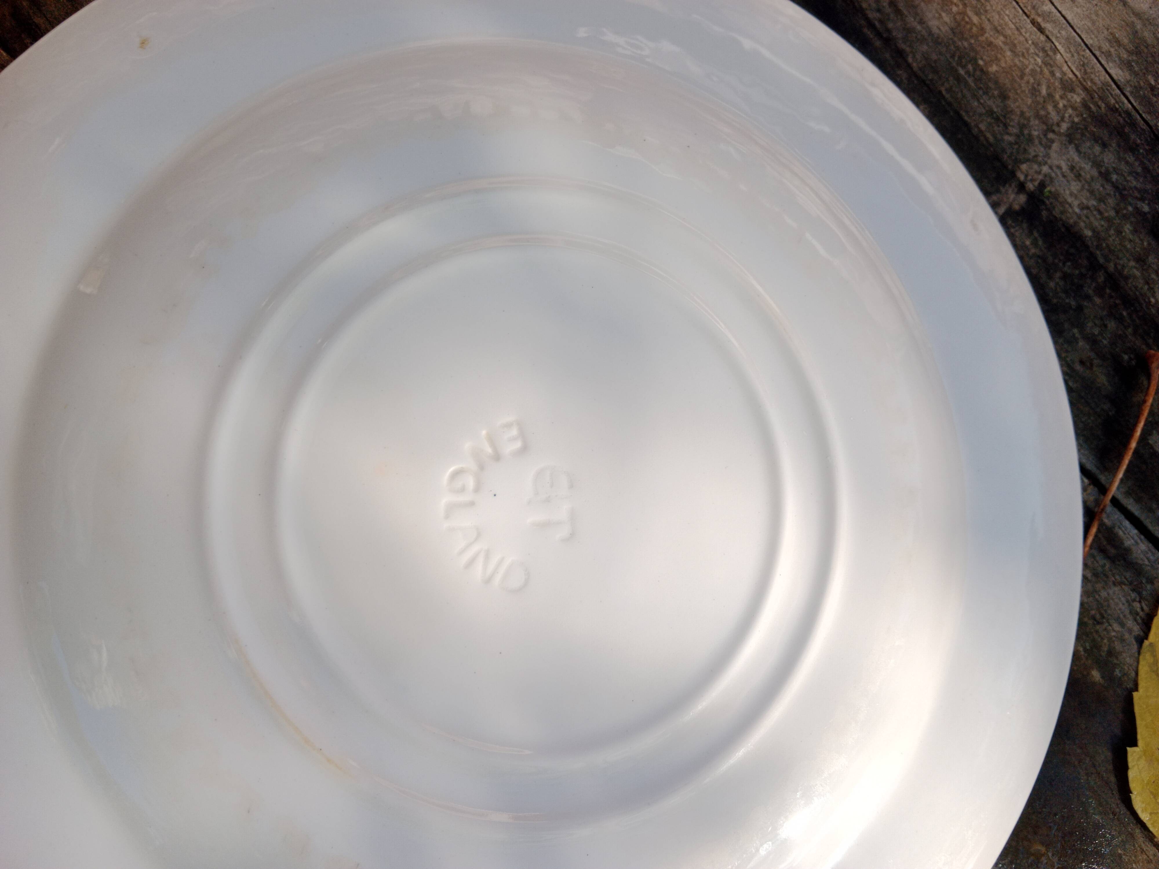2 assiettes plates eit england