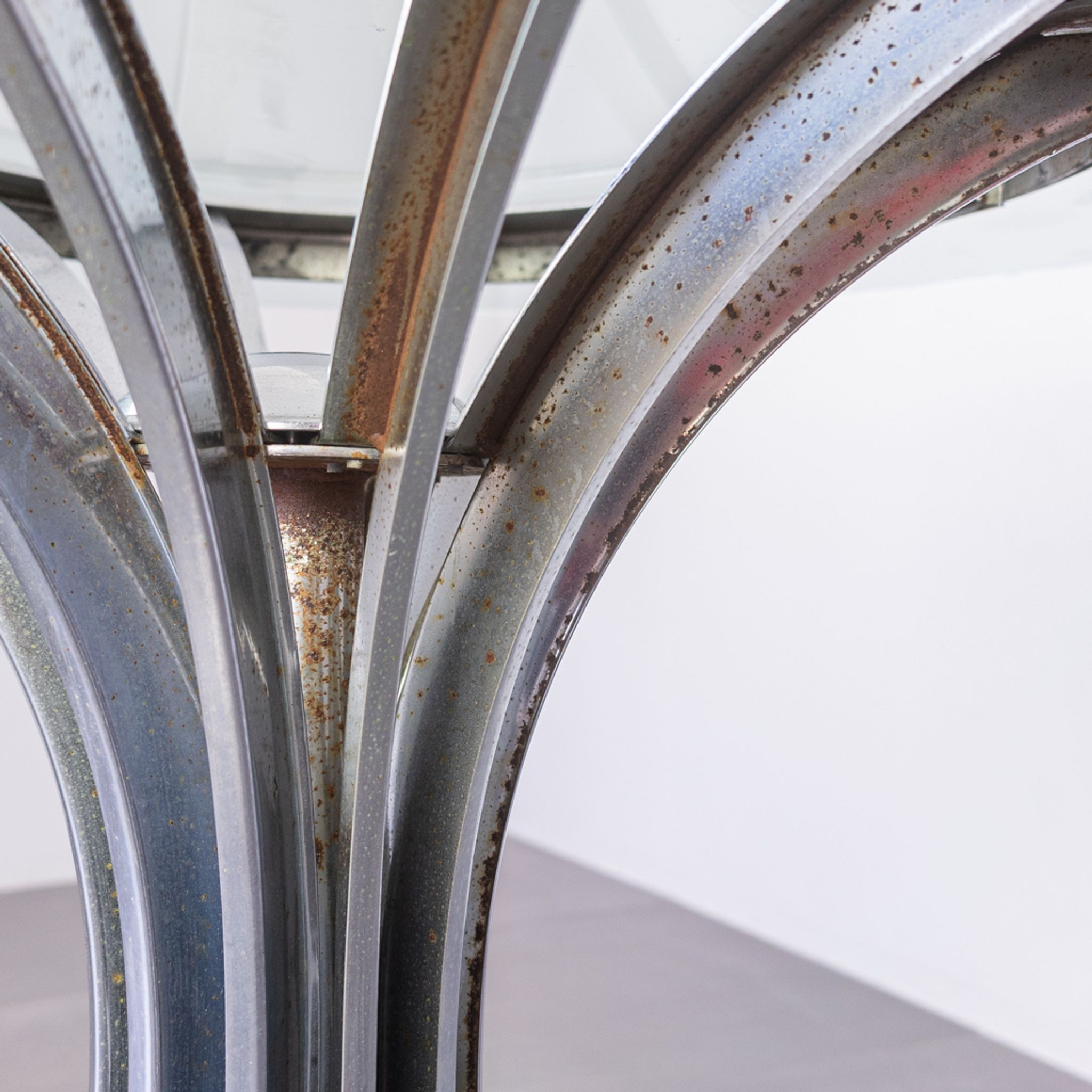 Round table metal metal 1970