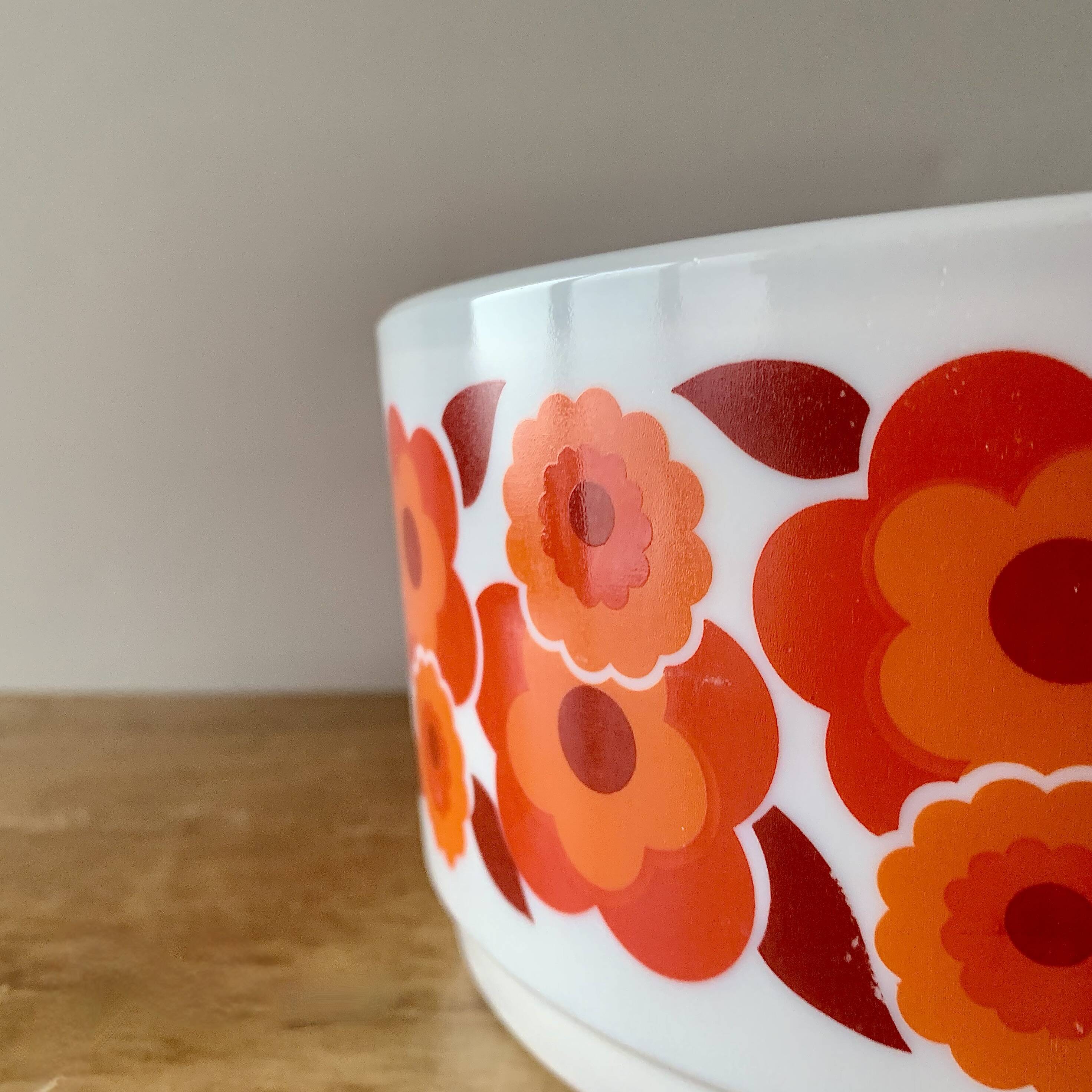 Arcopal Lotus salad bowl