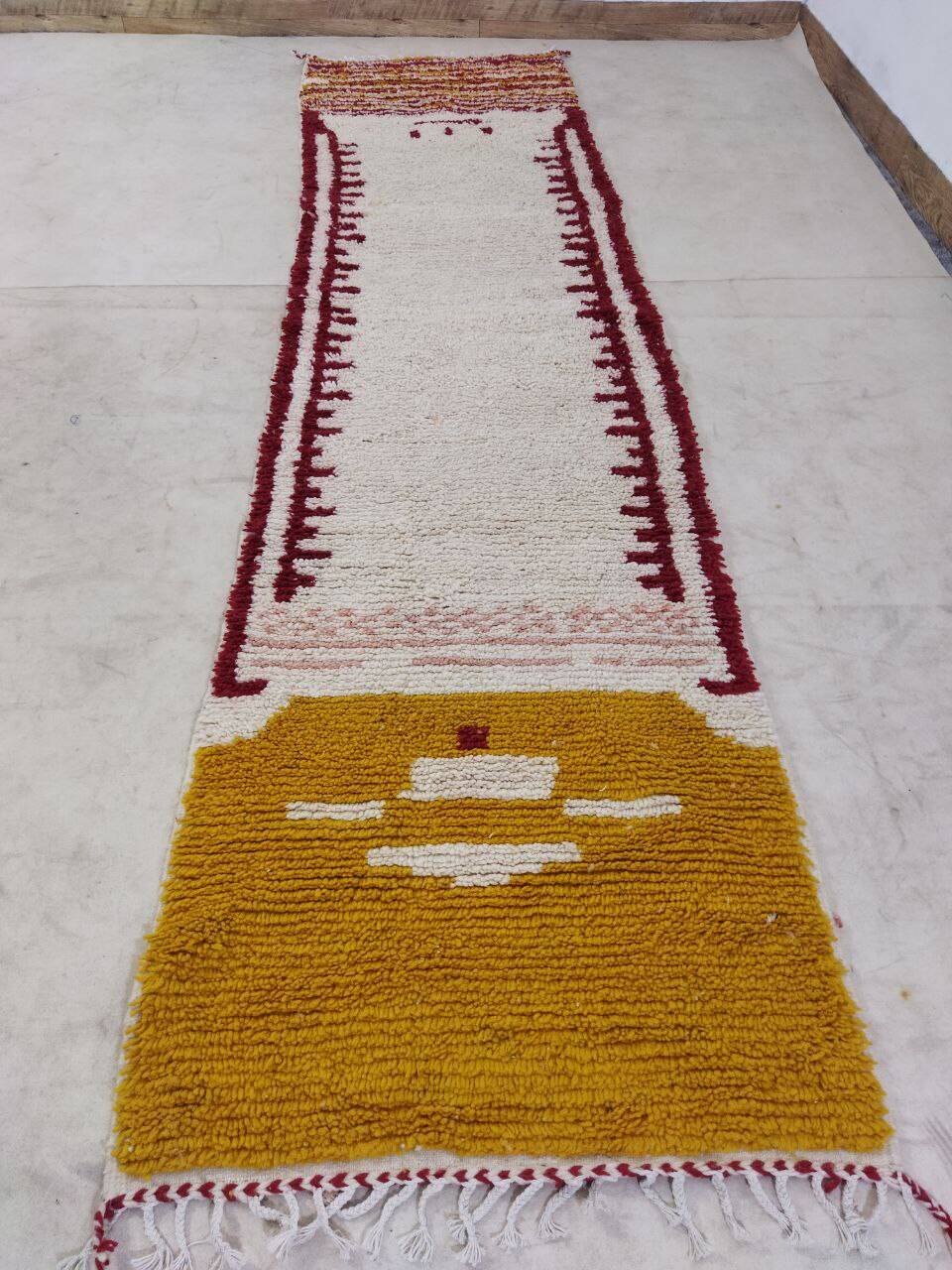 Handmade moroccan berber rug 317 x 80 cm