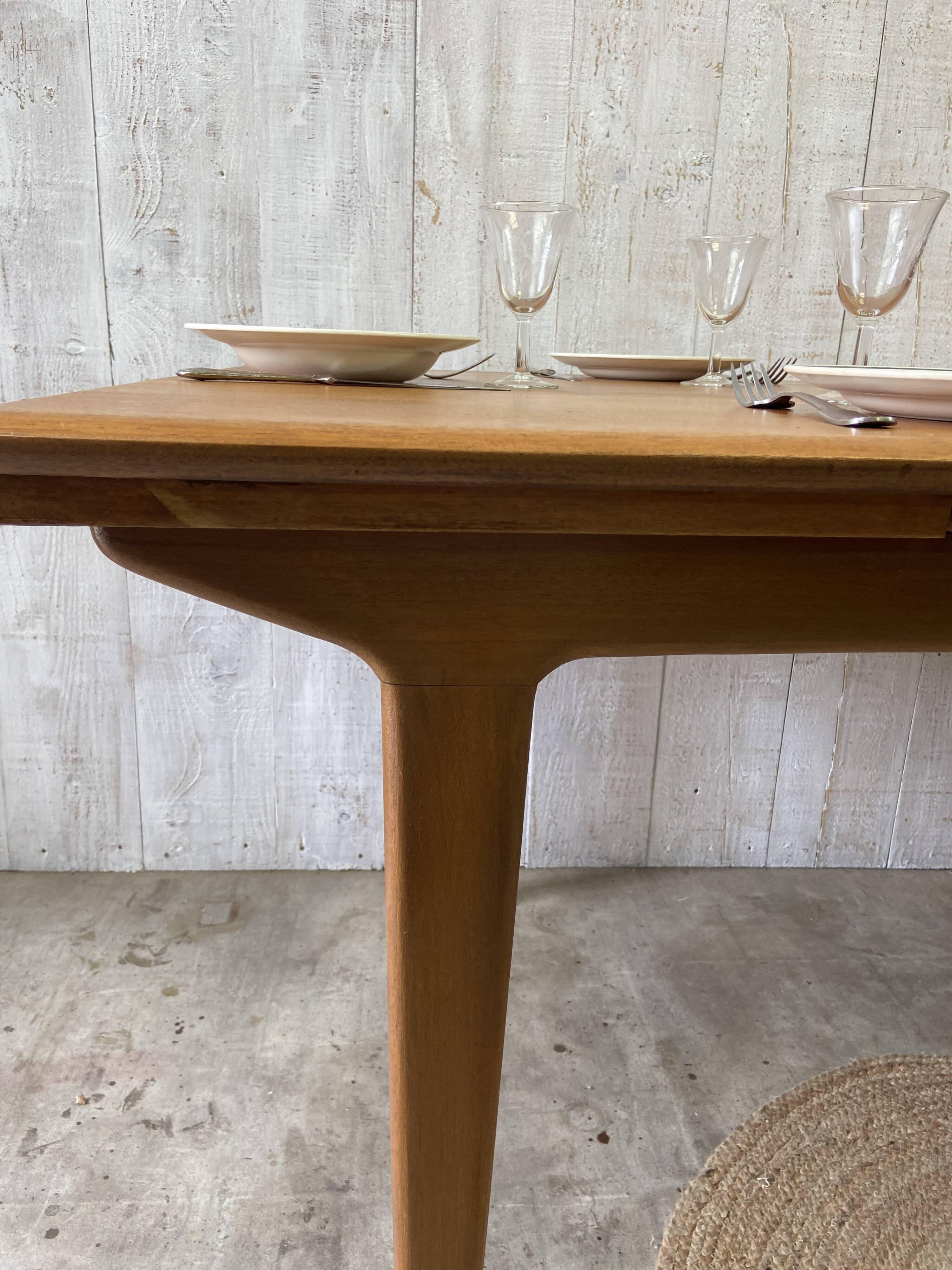 Scandinavian table