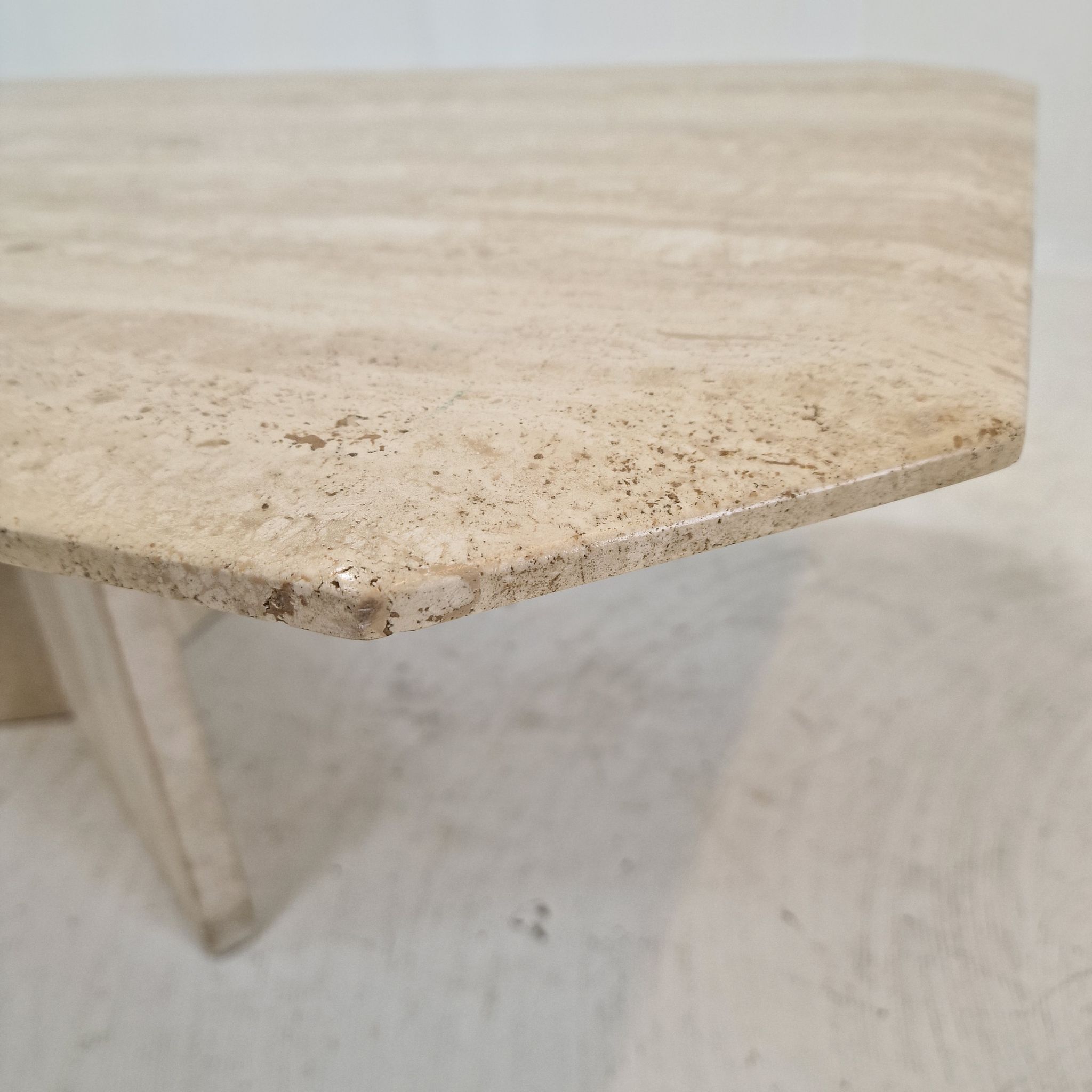 Italian Coffee Table in Travertine, 1980s