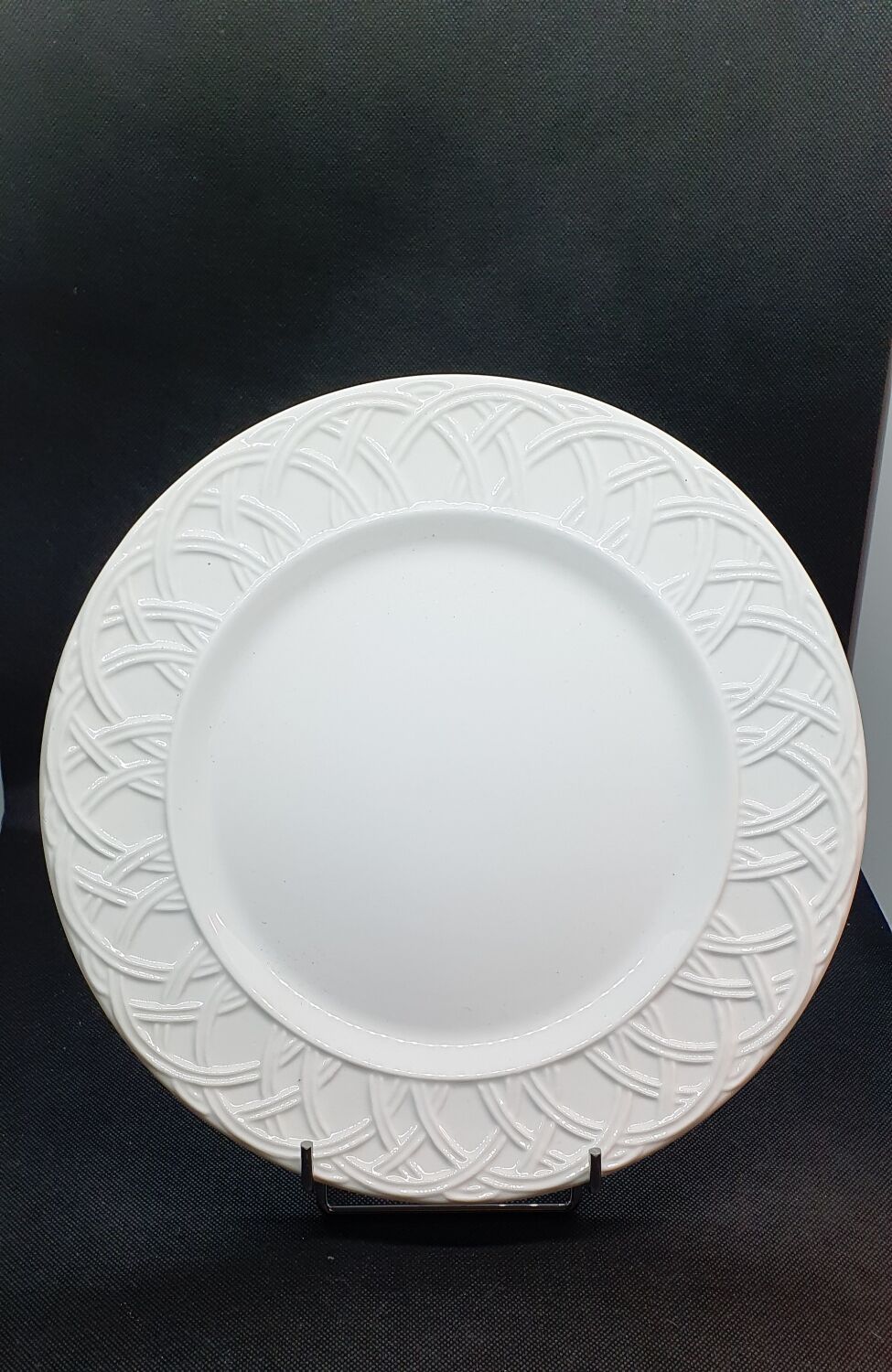 8 white ceramic plates