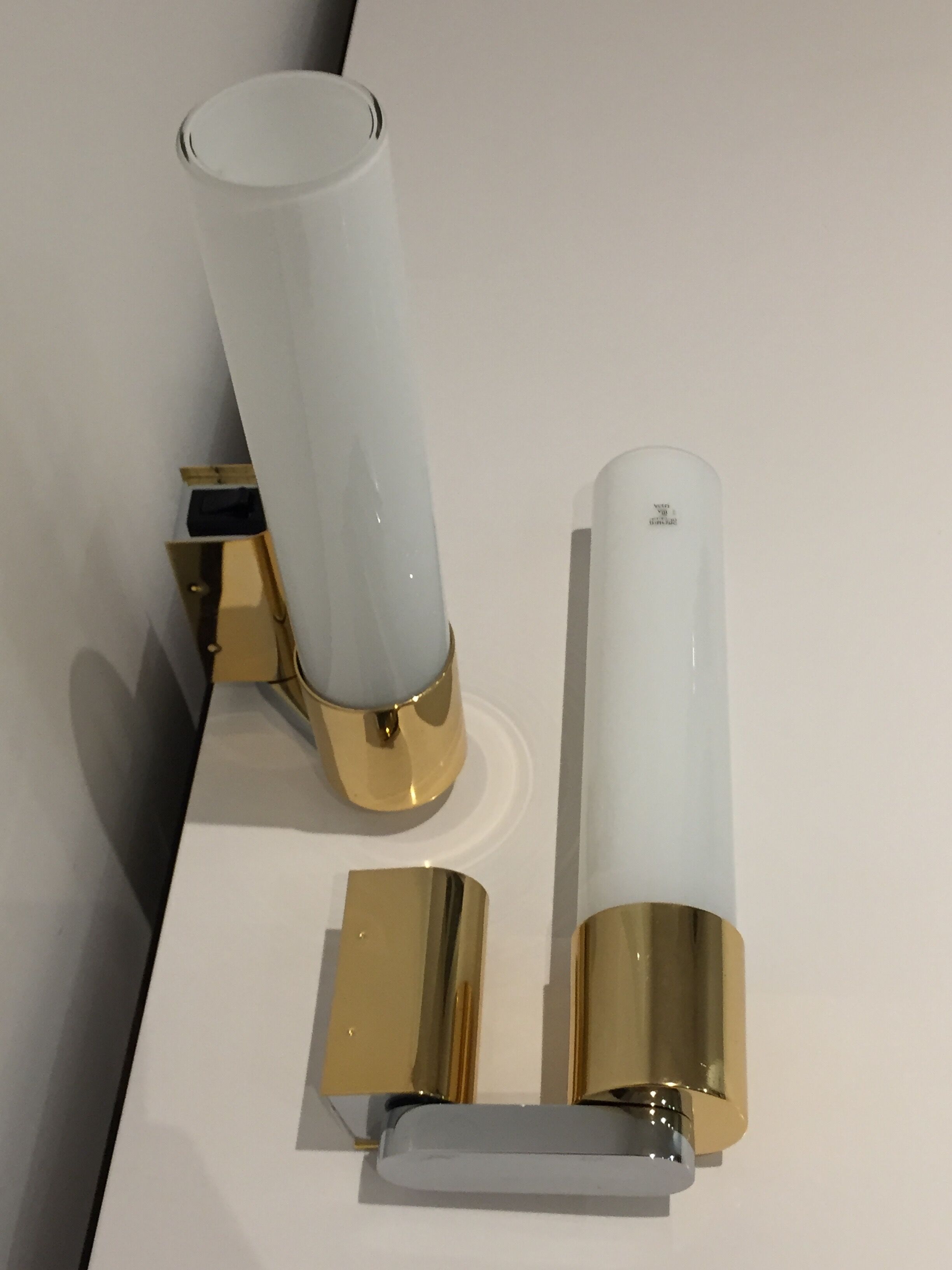 Pair of egoluce vintage orientable wall light in brass and Murano glass, Italy