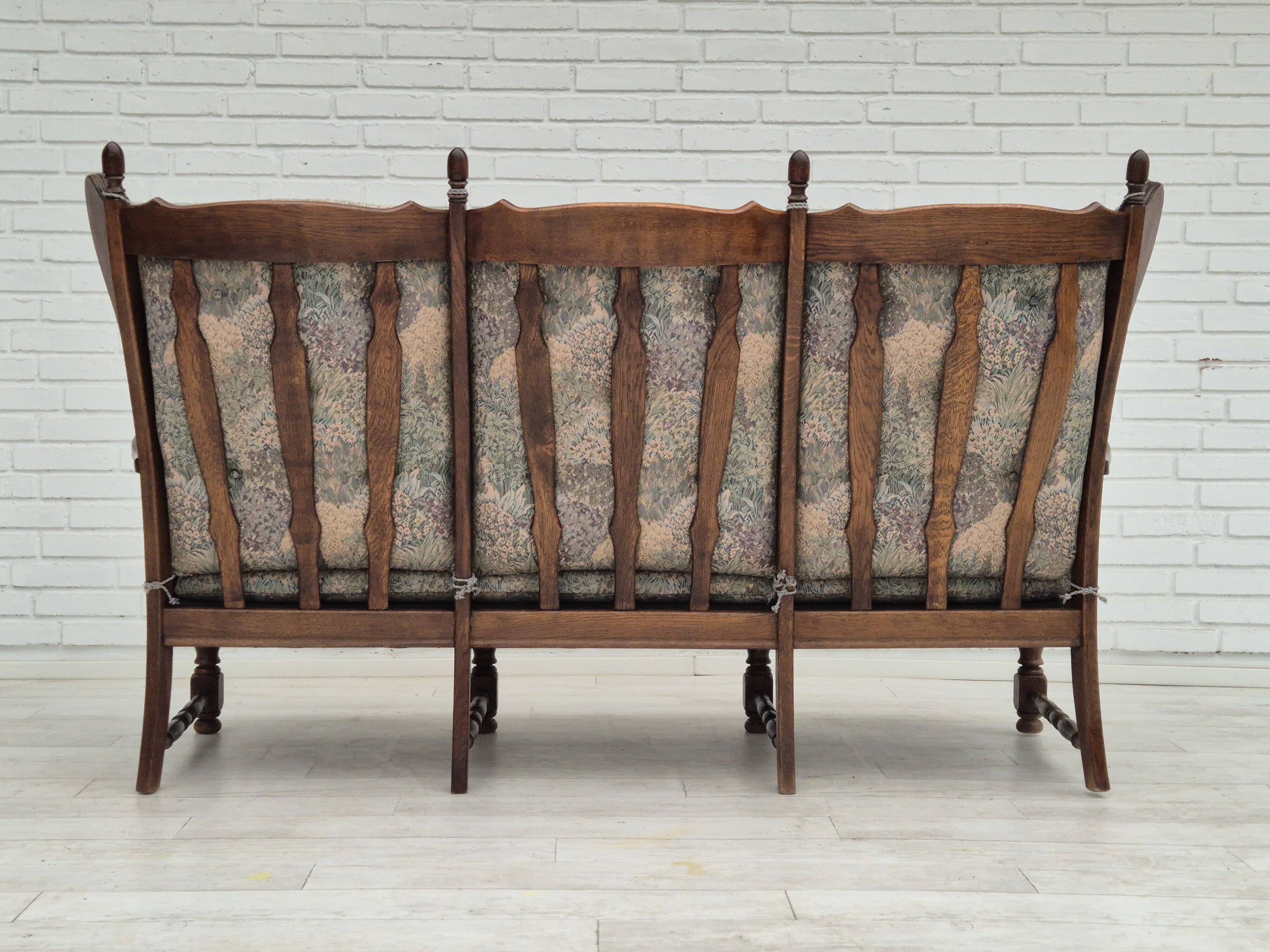 Années 1960, design danois, canapé 3 places par Regan Møbelfabrik, Aarhus, état d'origine.