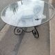 Table fer forgé et plateau verre