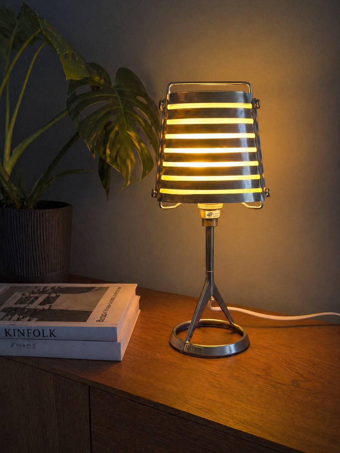 Cleto Bicolore Memphis Lamp - Roberto Favaretto for Lucente, 1980