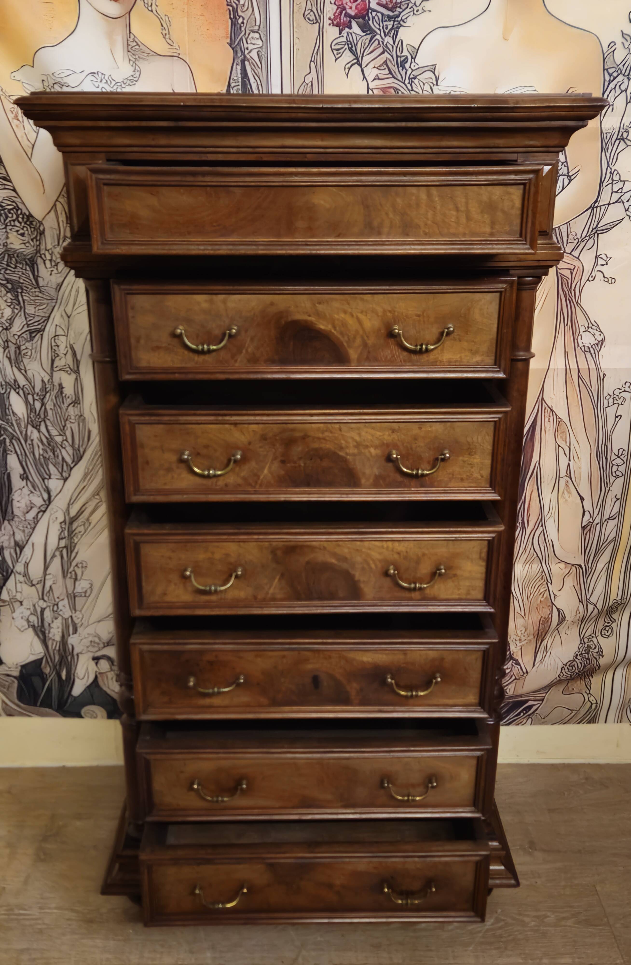 Chest of drawers / chiffonnier in solid walnut, Napoleonic III period – 19th century