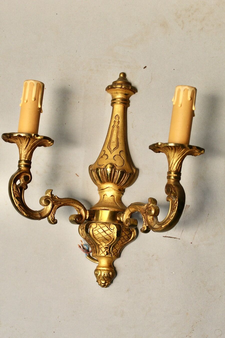 Paire d'appliques en bronze de style Louis XV