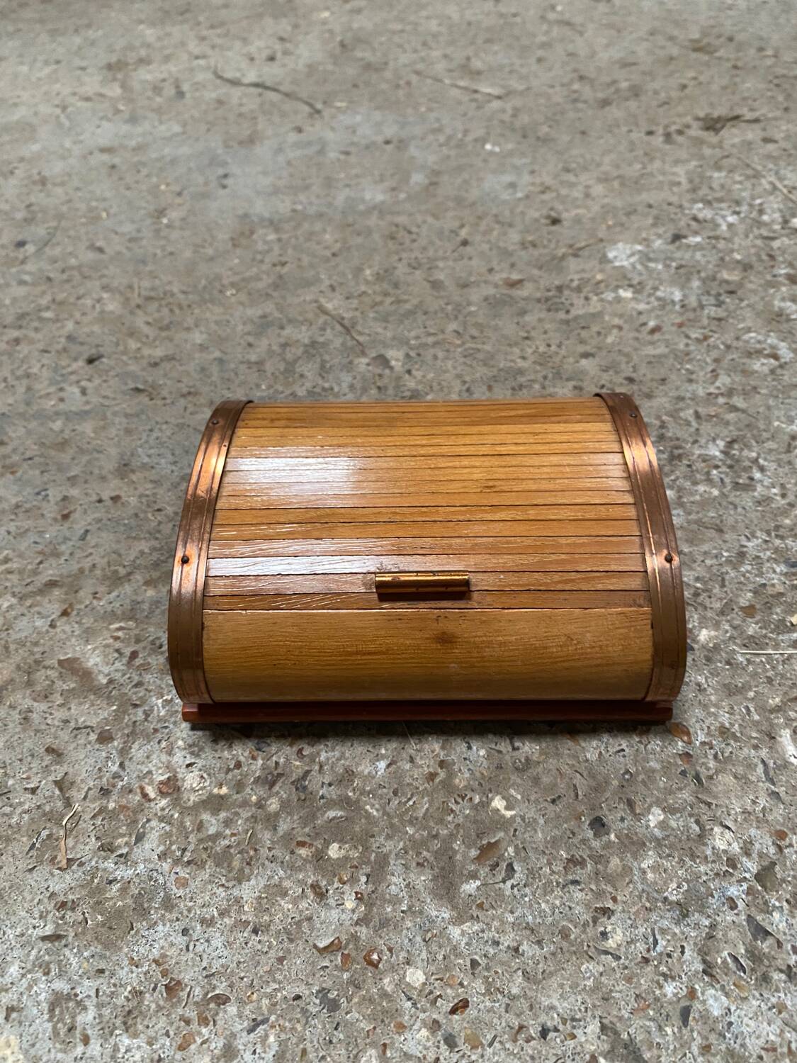 Vintage 50s Roll Box