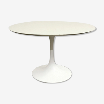 Tulip foot dining table, 1970