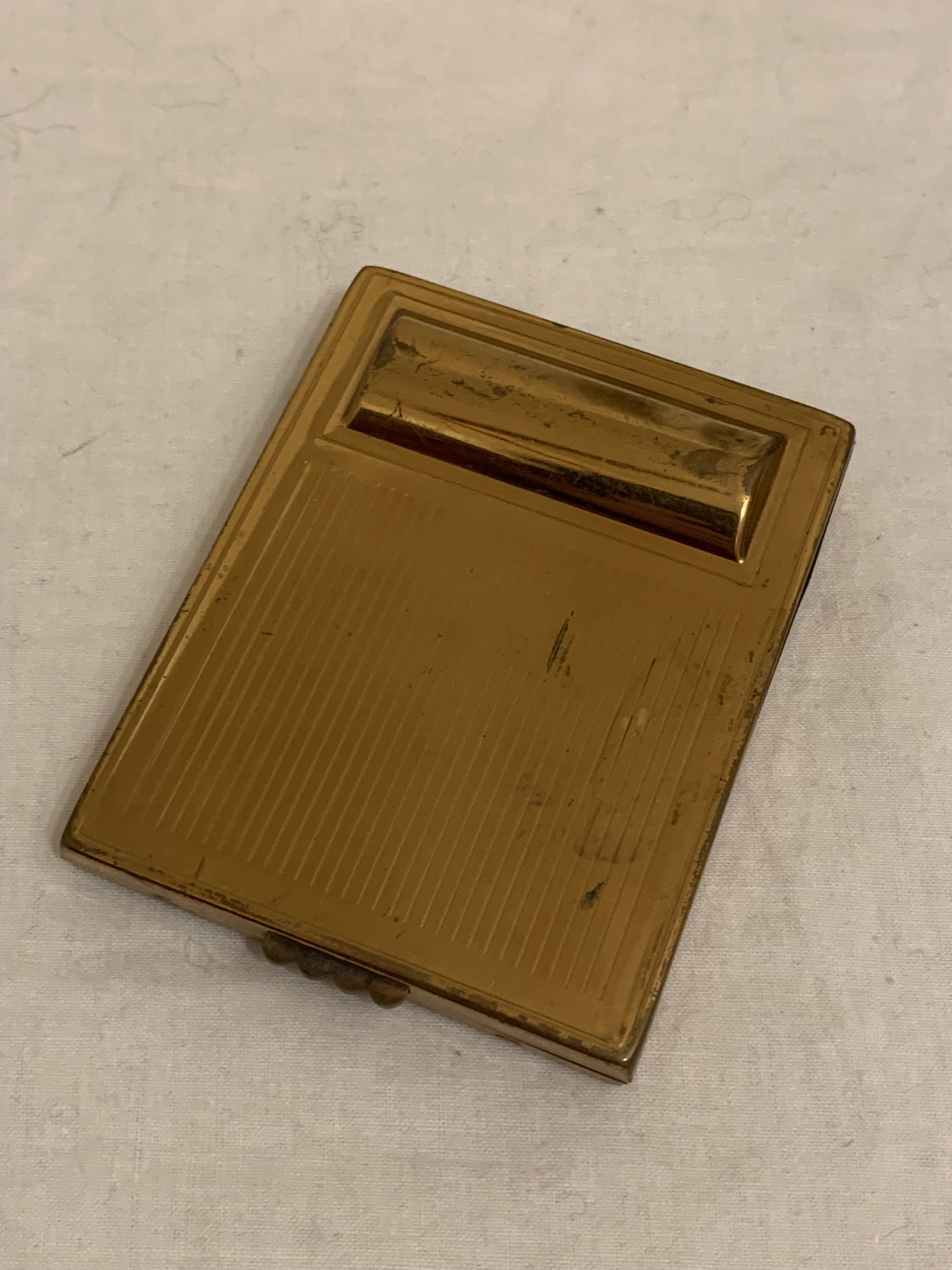 Vintage powder compact - good condition