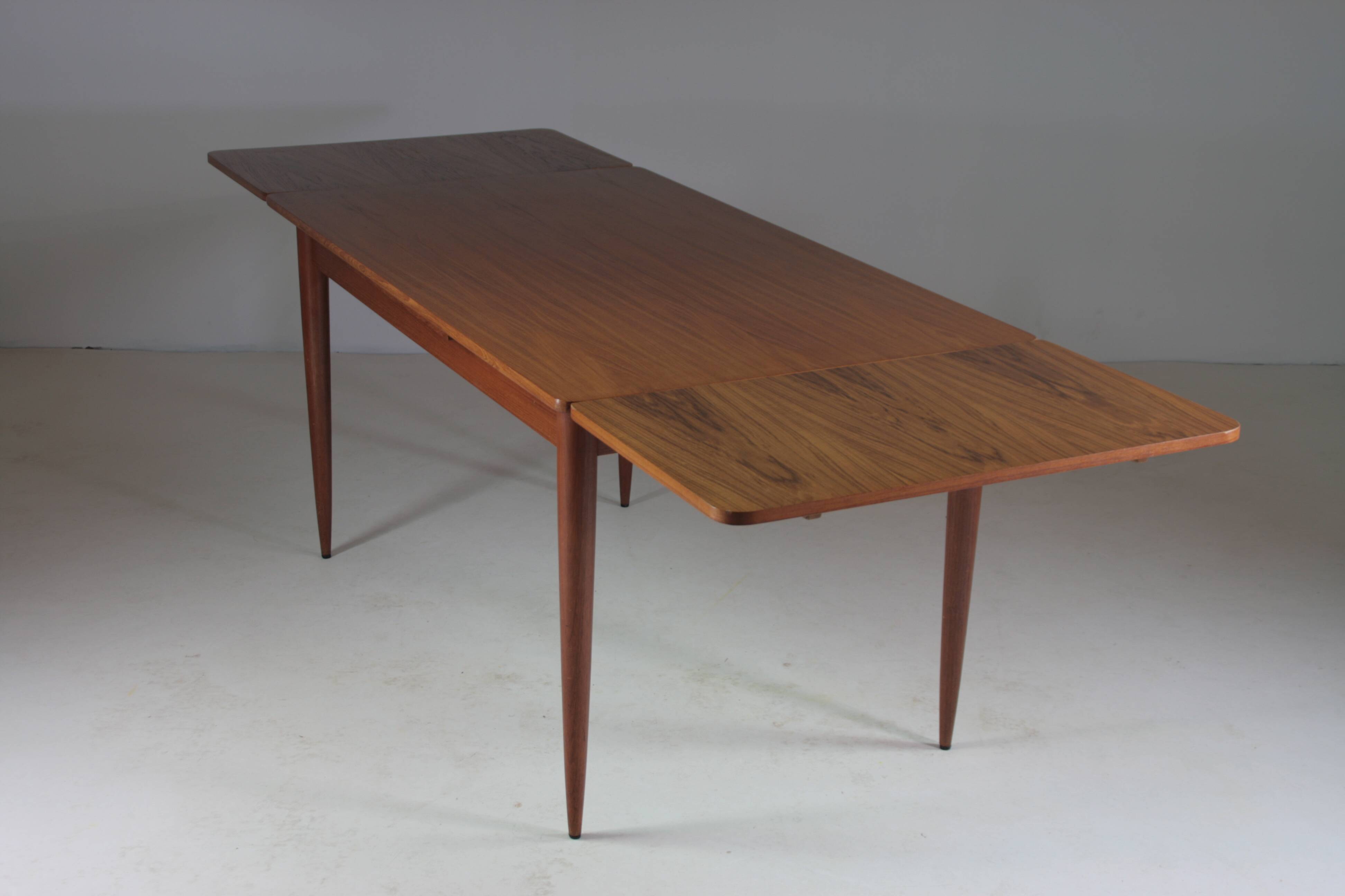 Extendable teak table, 1960