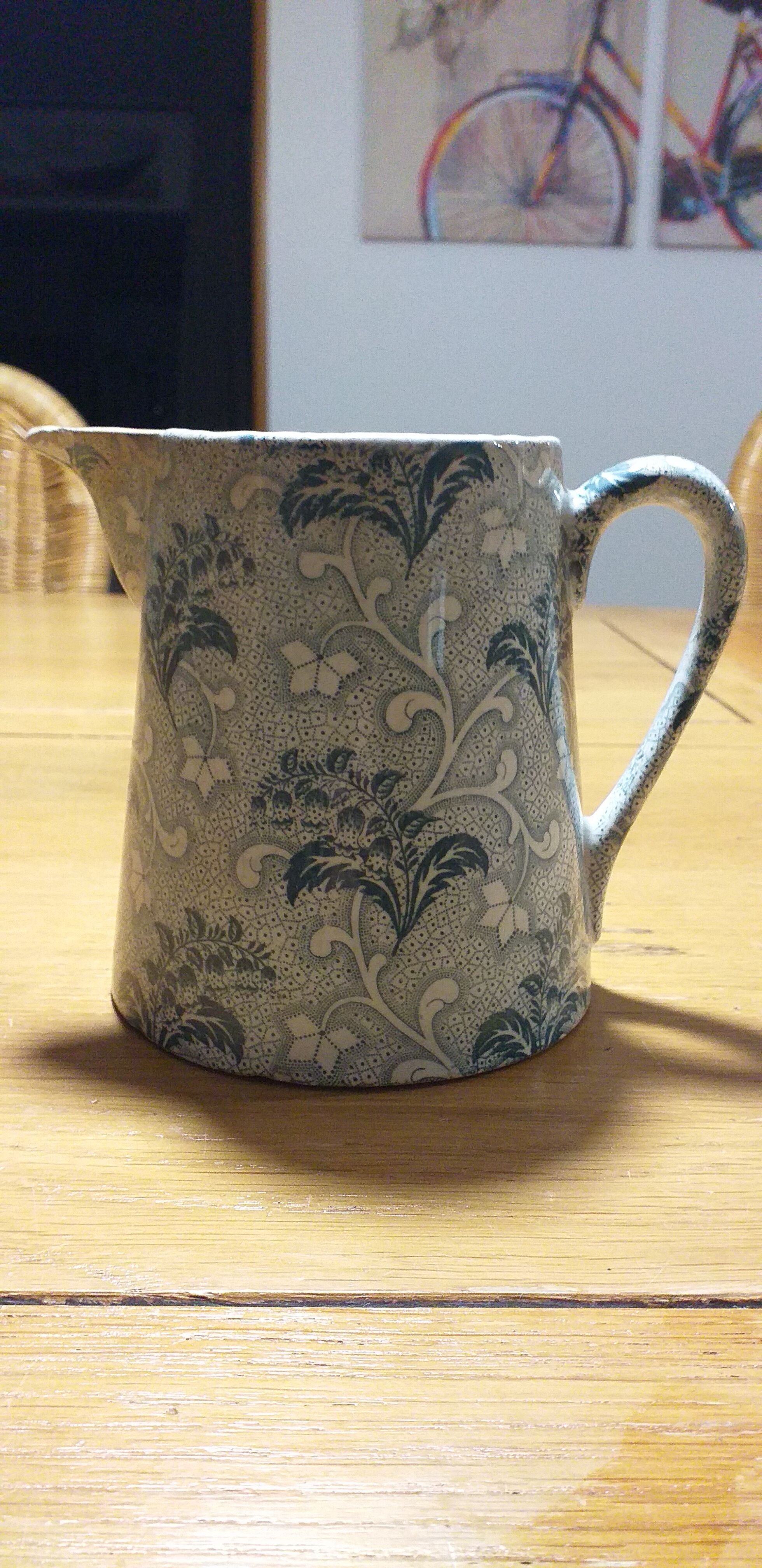 Porcelain pitcher Creil and Montereau