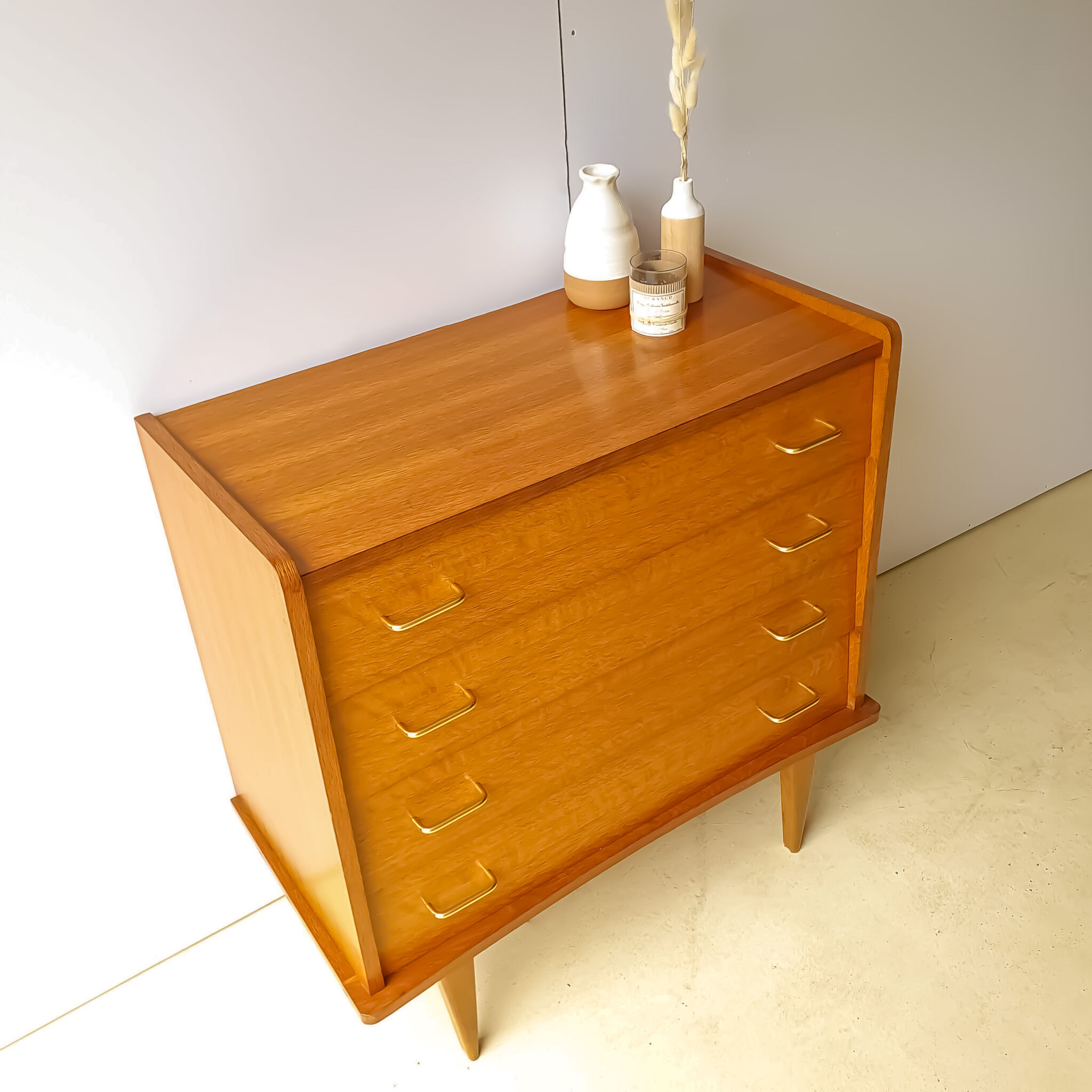 Vintage chest of drawers