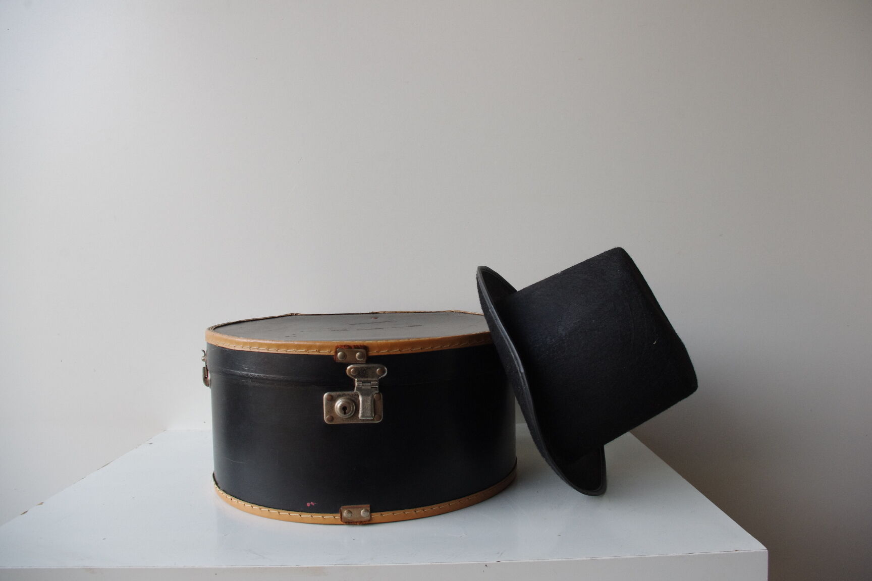 Black Suitcase for hats 60s.