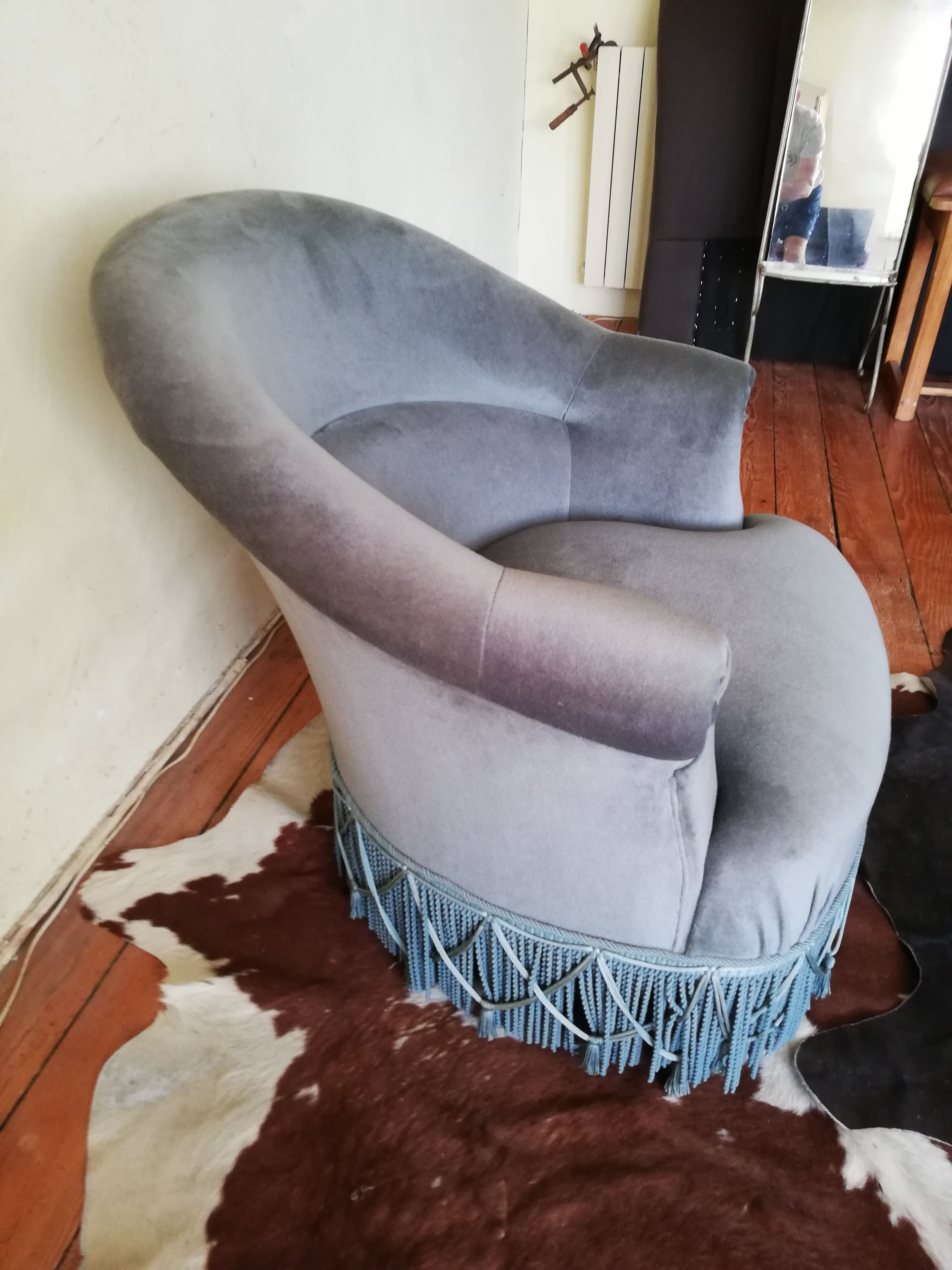 Chair toad blue fabric and fringe