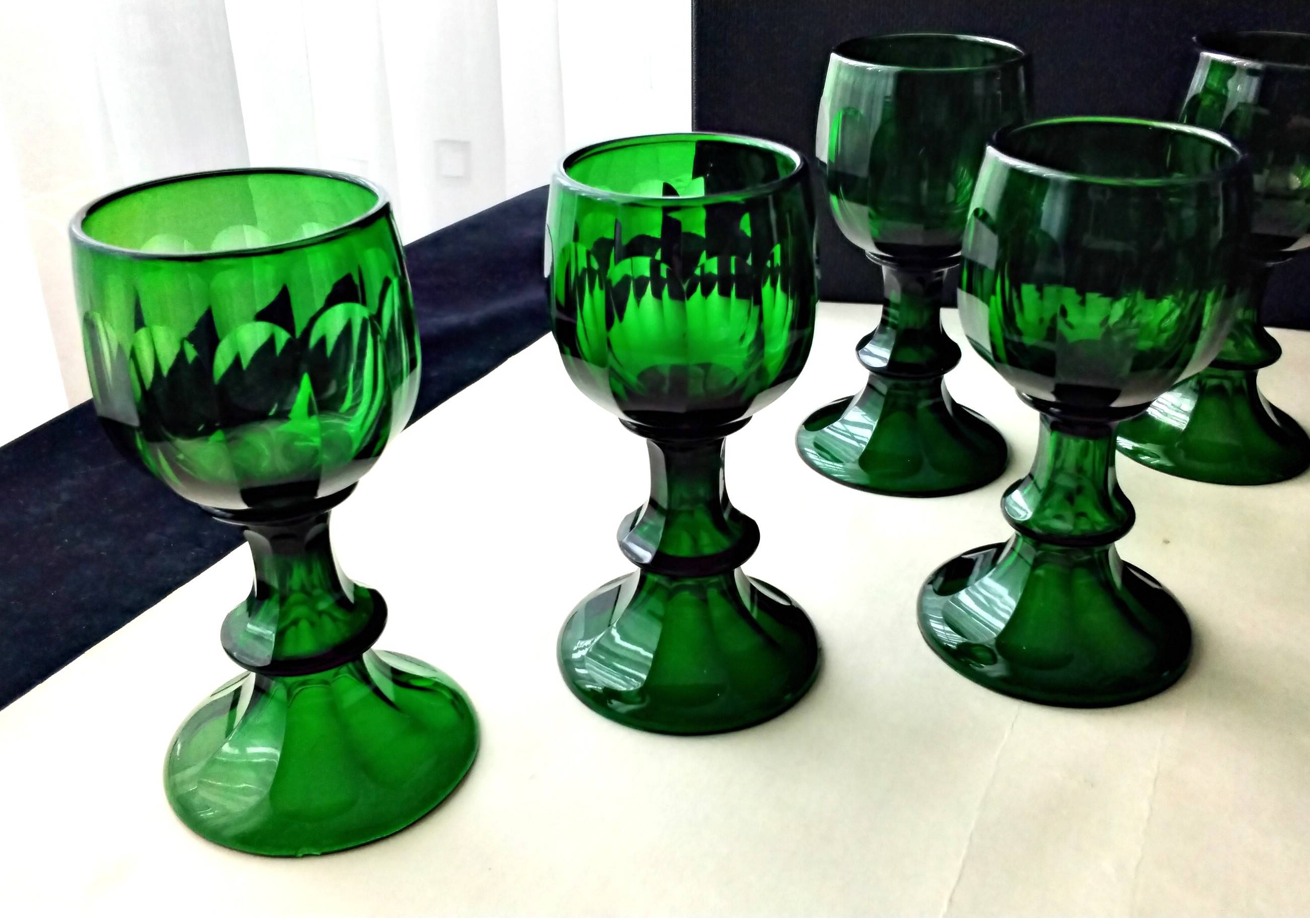 10 stem glasses for port or white wine