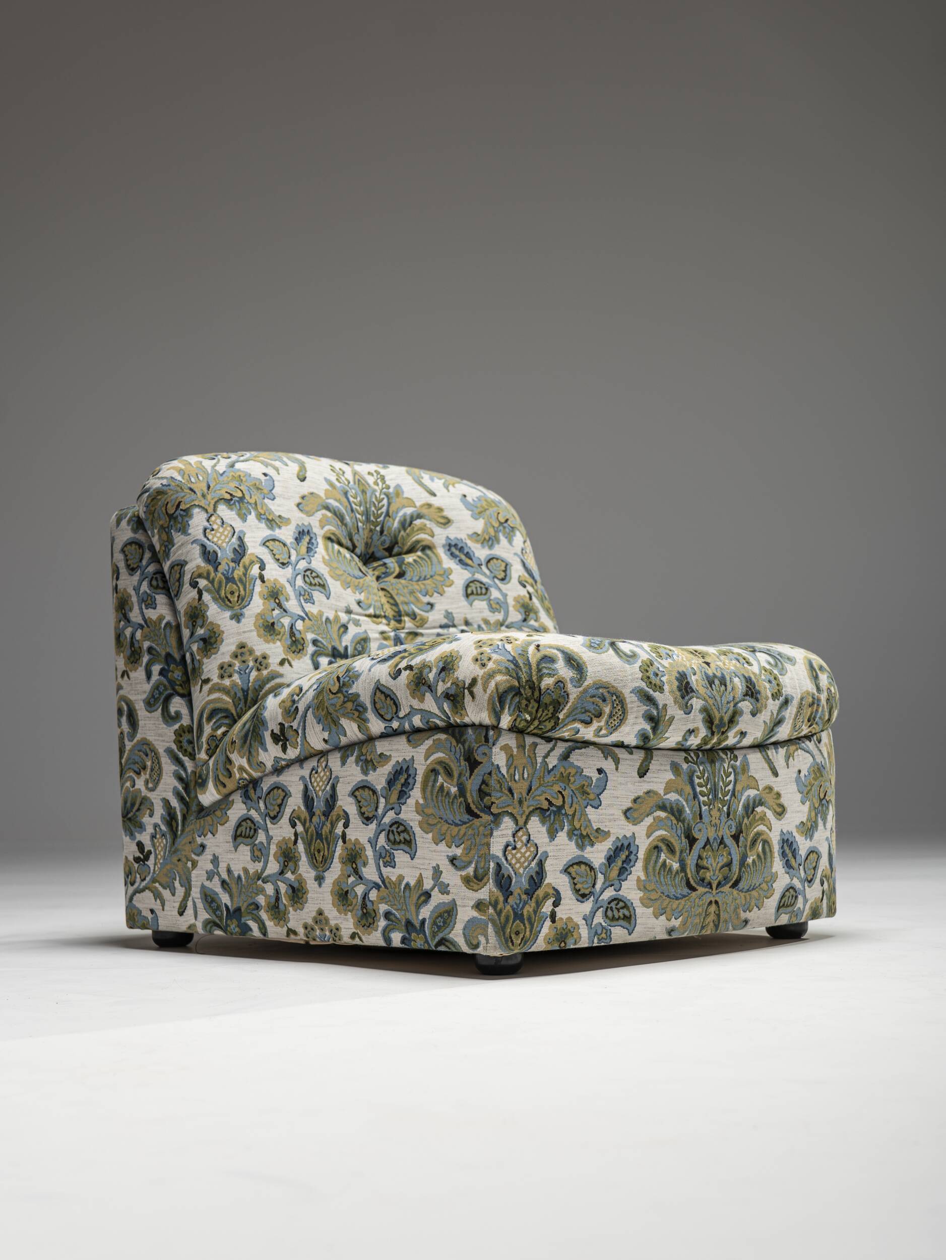 Fauteuil fleuri du milieu du siècle, Italie, années 1960