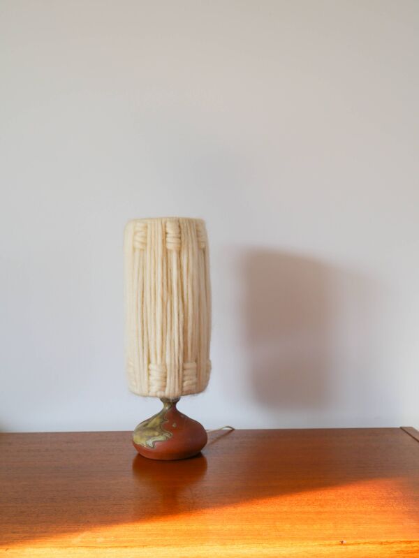 Lampe scandinave en grès vernissé et abat-jour en laine, 1970