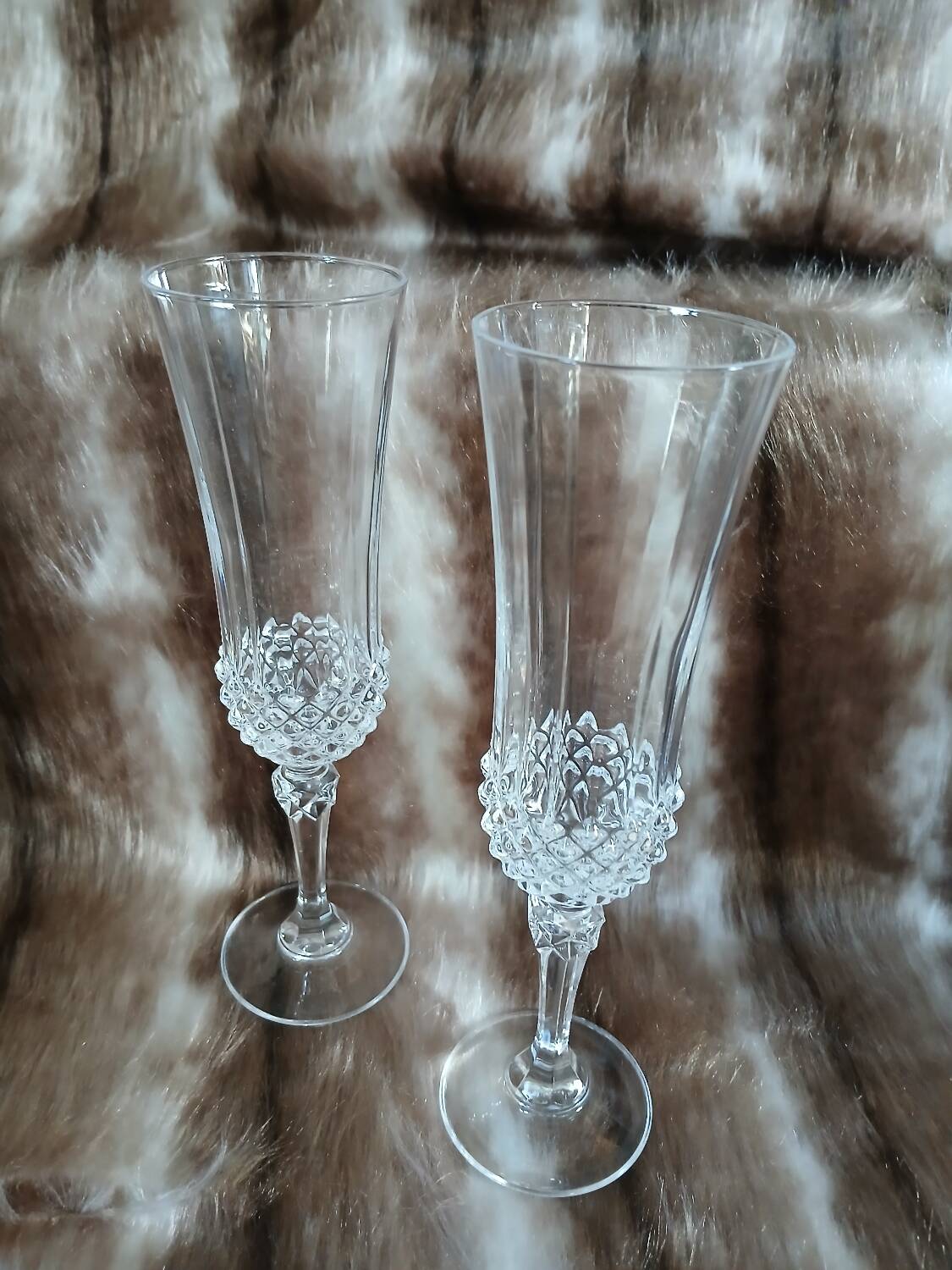 2 crystal champagne flutes