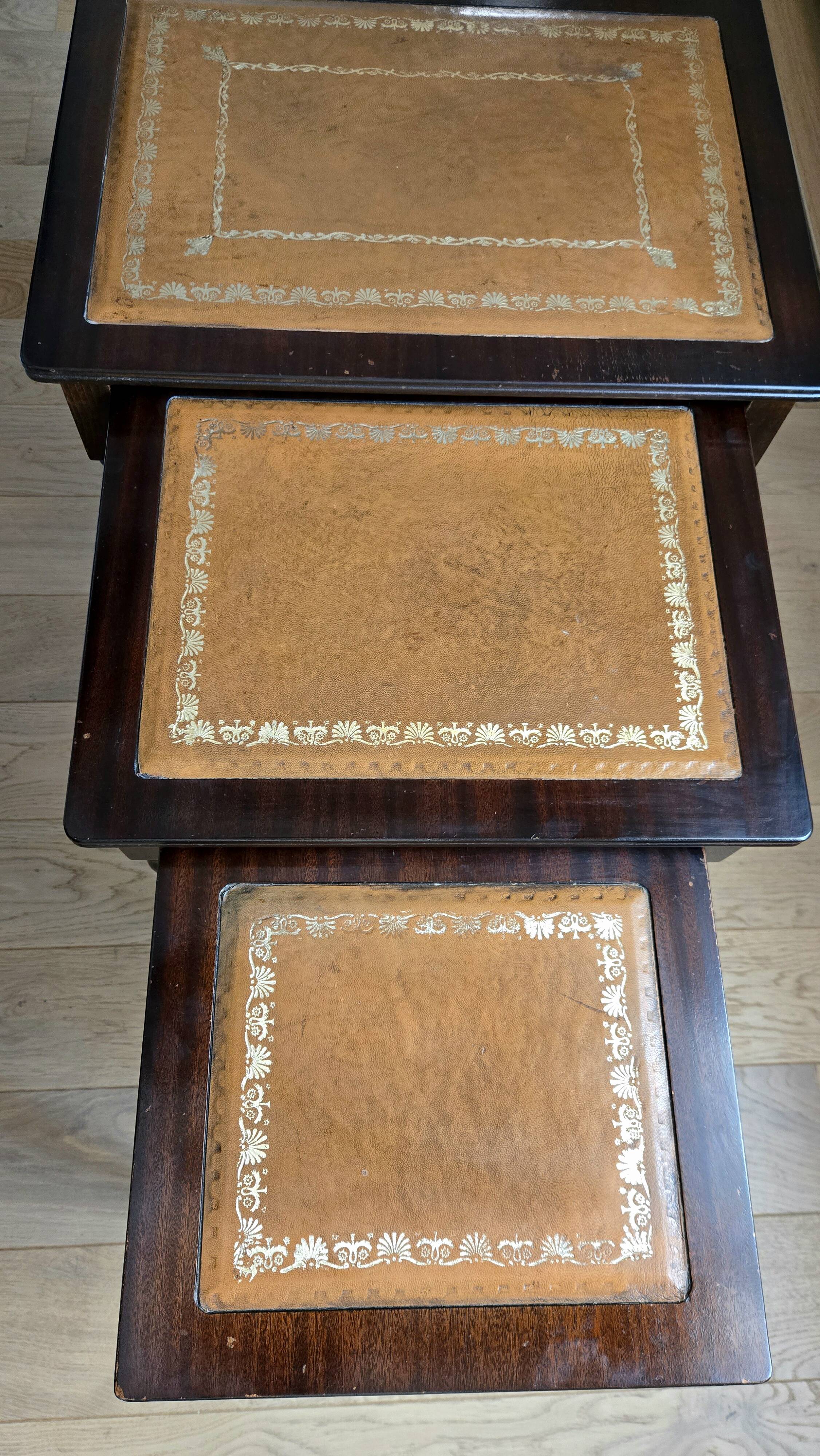 Nest of tables Louis XVI