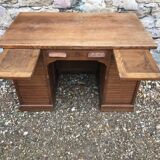 Desk administrative old oak to curtains